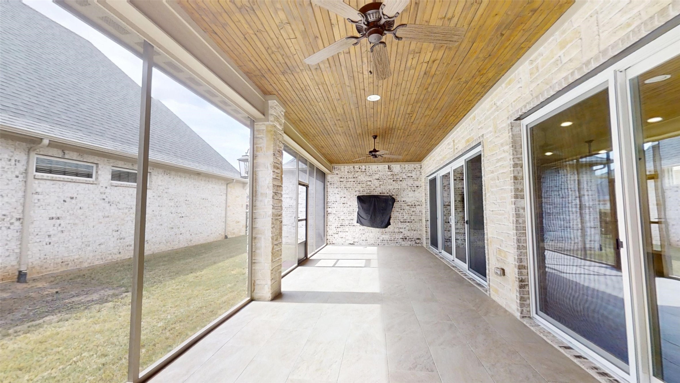 2405 Vineyard Drive Granbury TX 76048