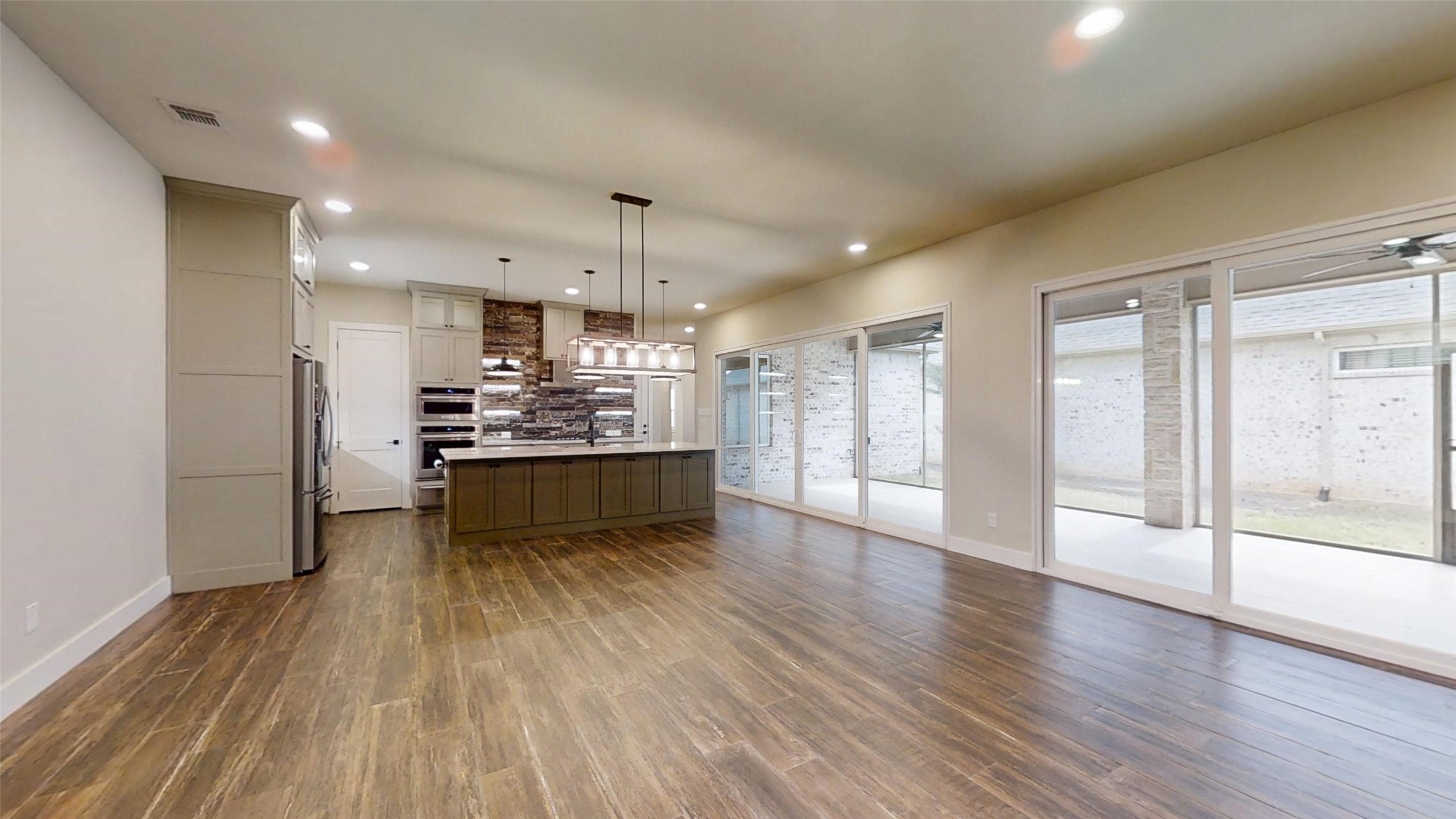 2405 Vineyard Drive Granbury TX 76048