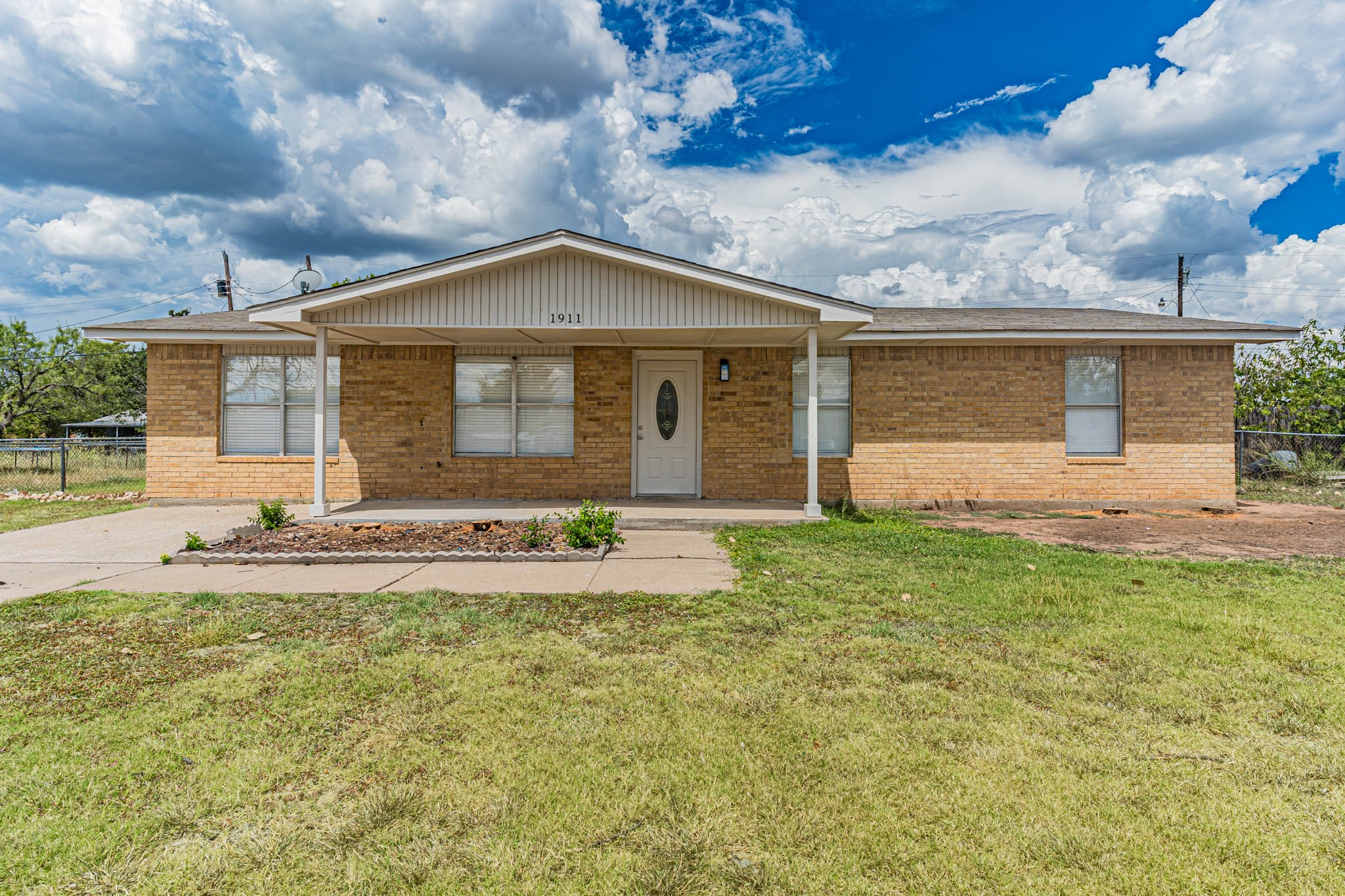 1911 SE 14th Street Mineral Wells TX 76067