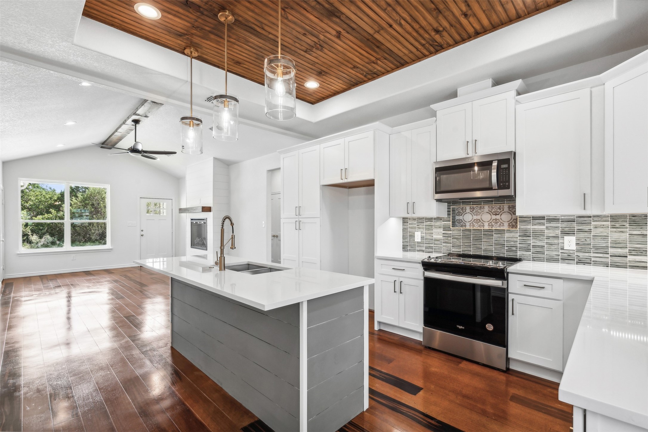 5718 Barkridge Drive Granbury TX 76048