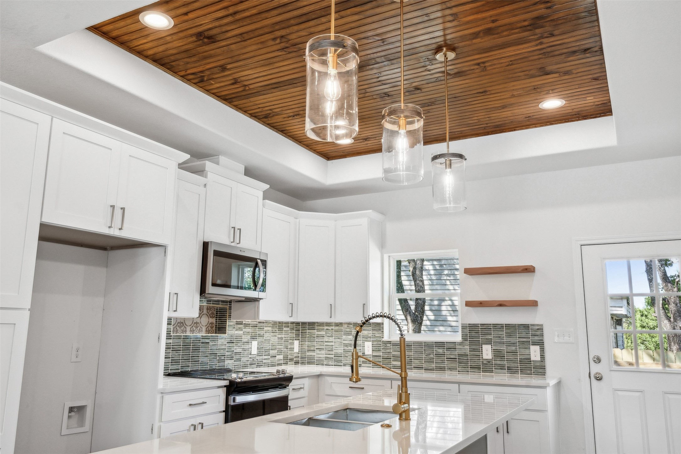 5718 Barkridge Drive Granbury TX 76048