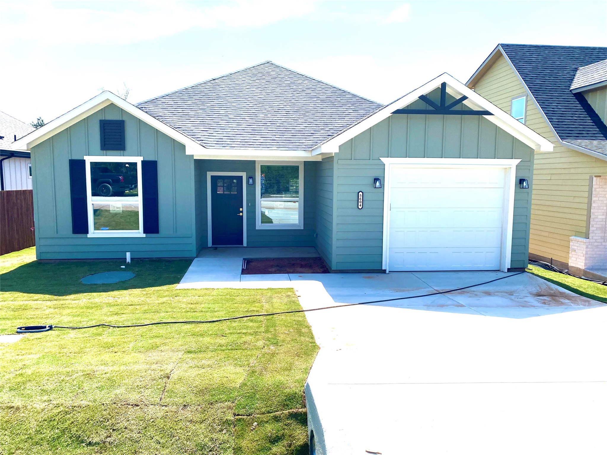 5718 Barkridge Drive Granbury TX 76048