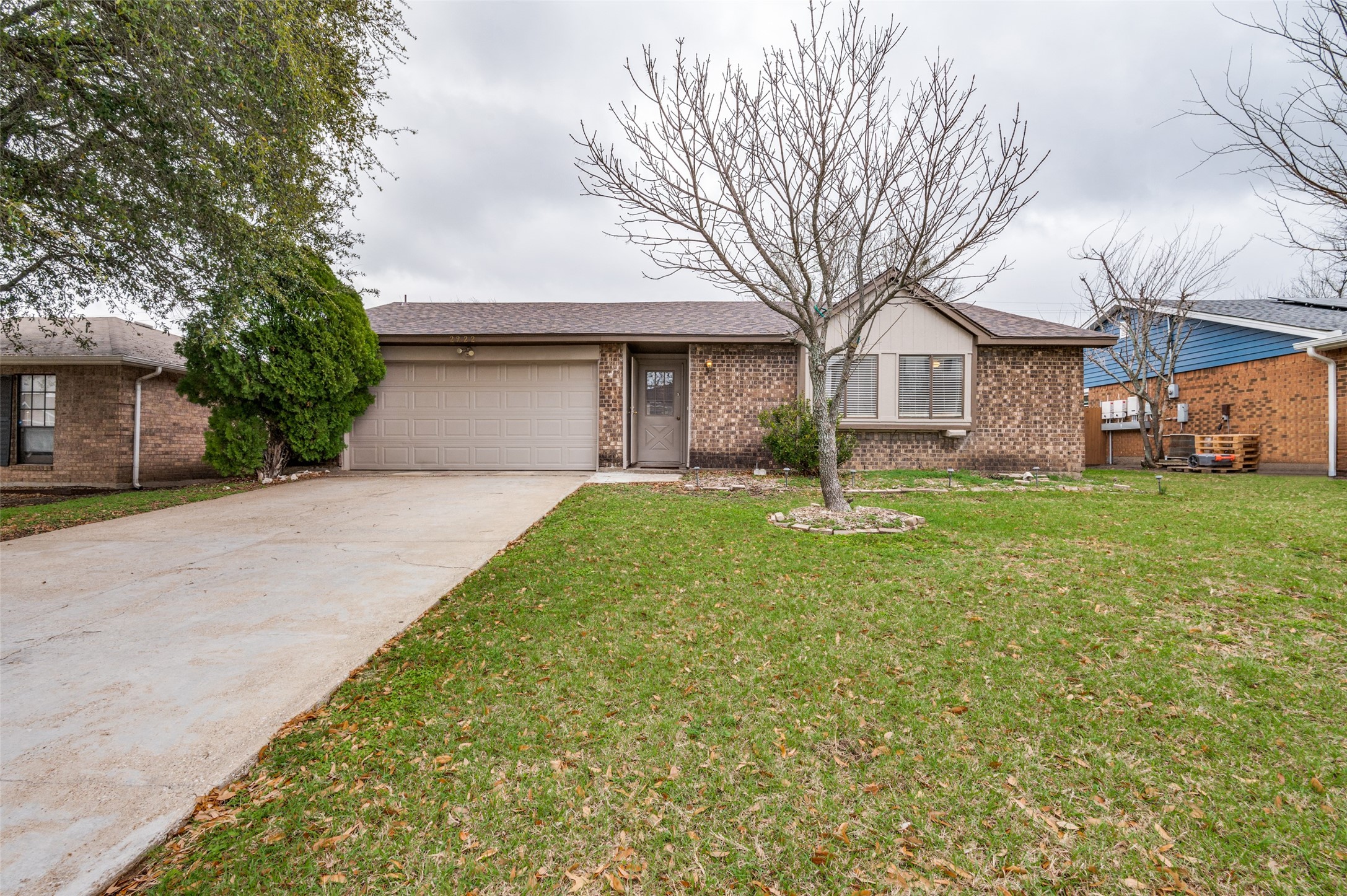 2922 E Pepperidge Drive Lancaster TX 75134