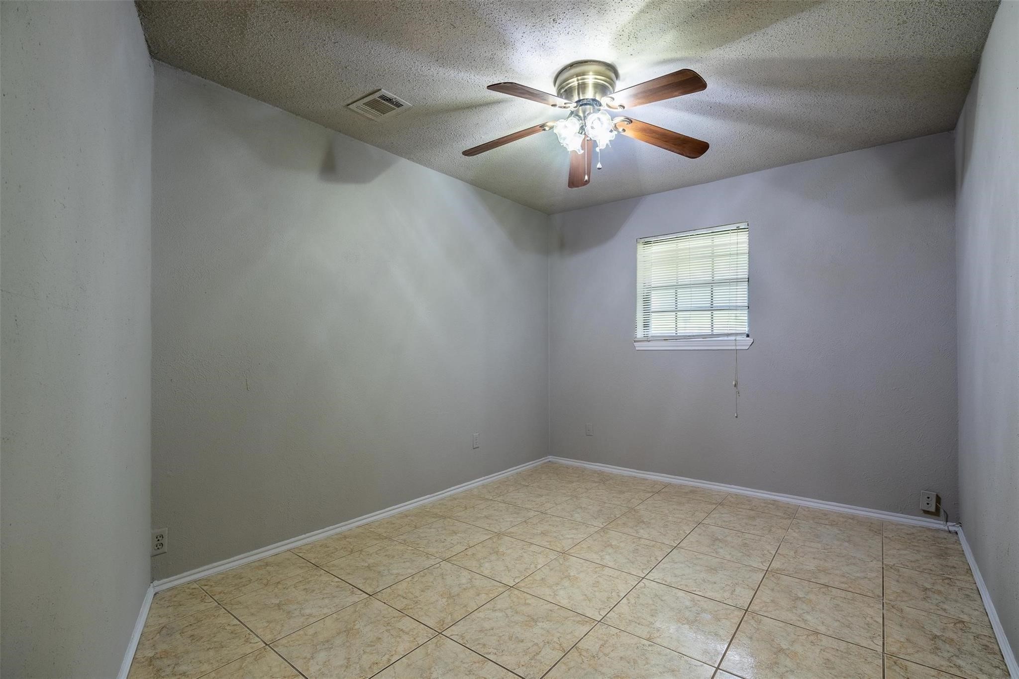 4212 Village Green Drive Irving TX 75038