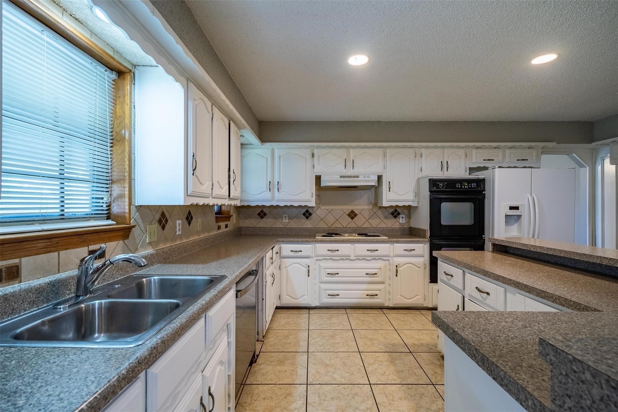 4212 Village Green Drive Irving TX 75038
