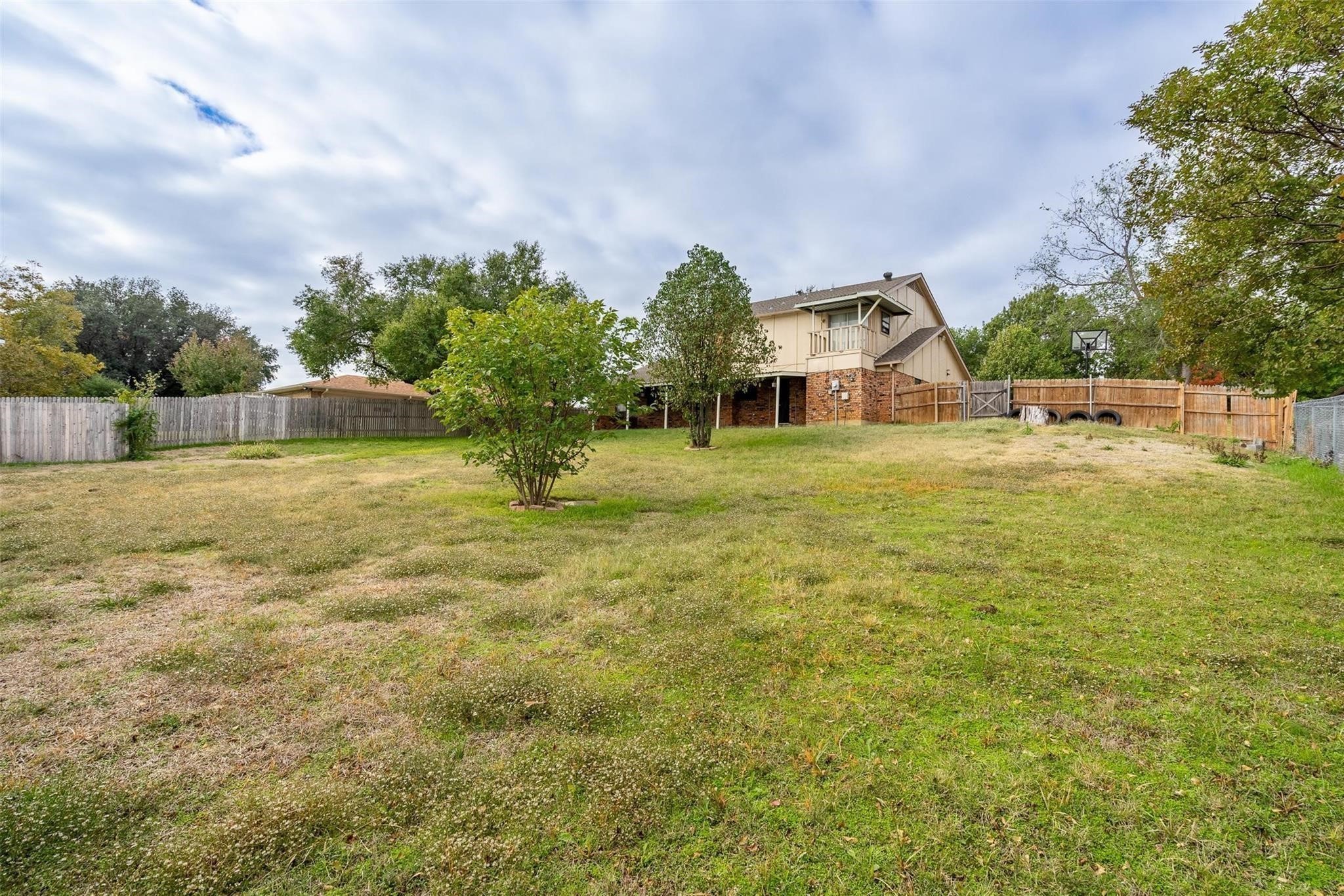 4212 Village Green Drive Irving TX 75038