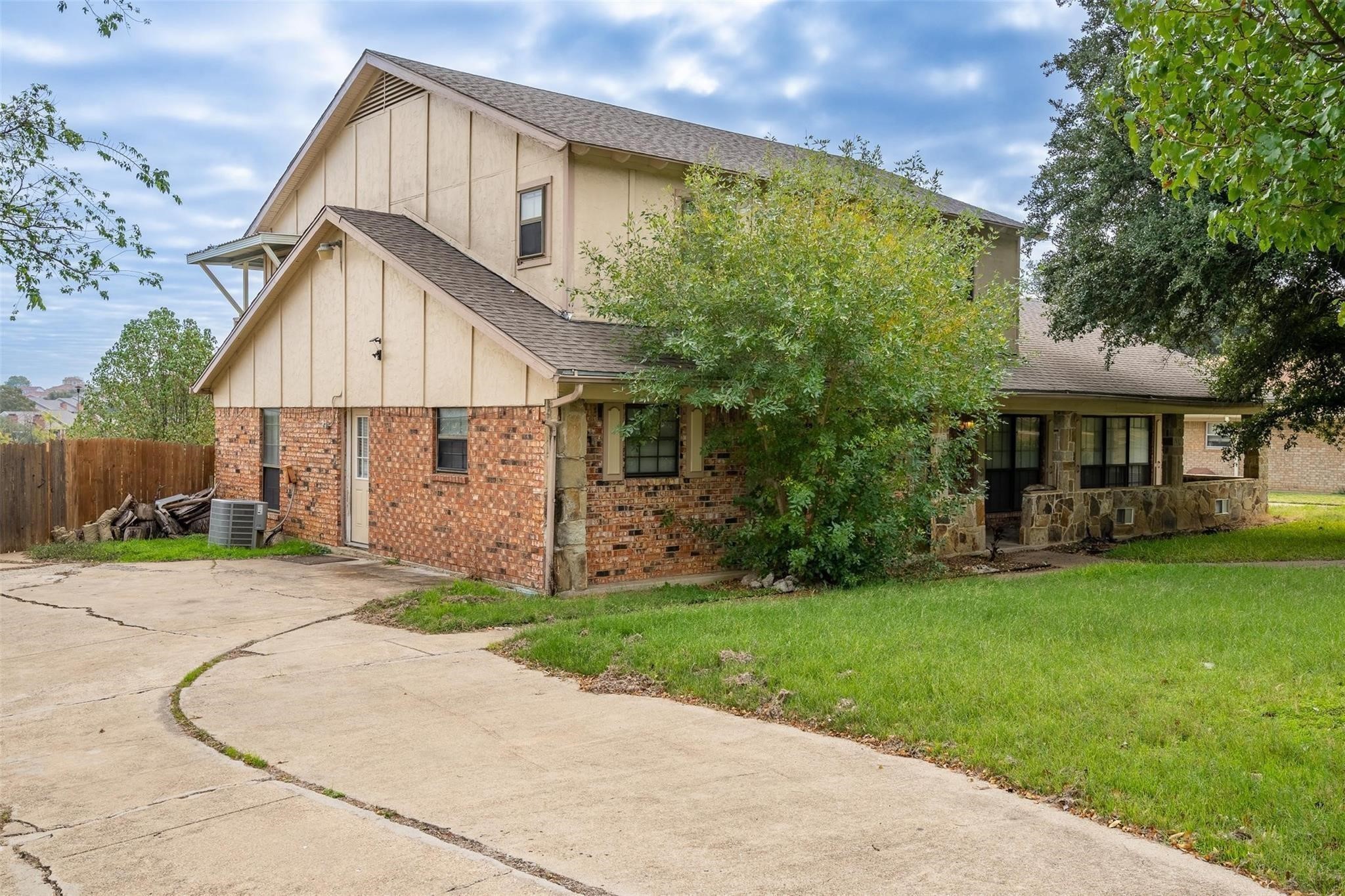 4212 Village Green Drive Irving TX 75038