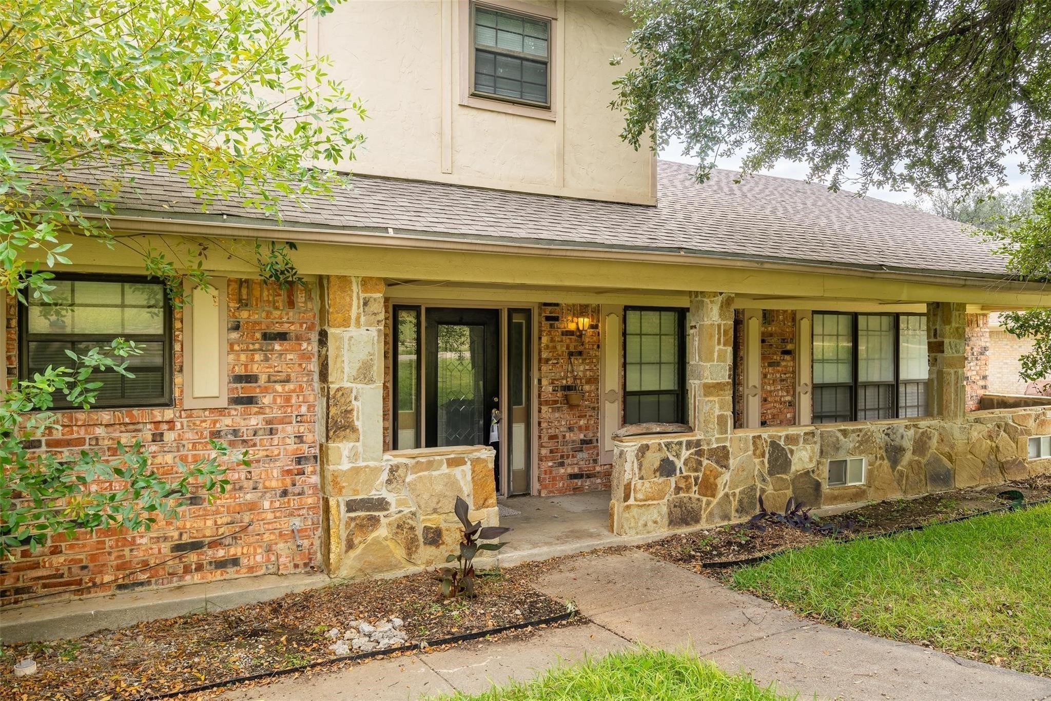4212 Village Green Drive Irving TX 75038