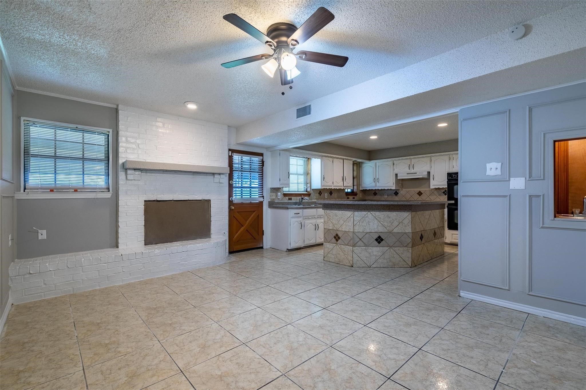 4212 Village Green Drive Irving TX 75038