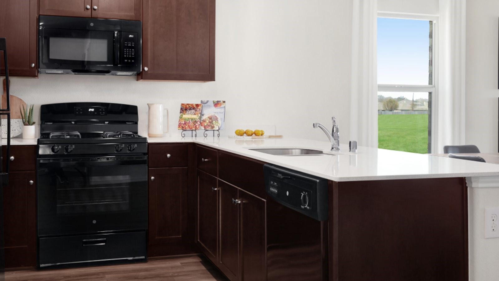 904 Wildflower Street Ennis TX 75119