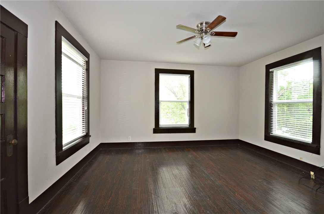 1402 E Chaffin Street Sherman TX 75090