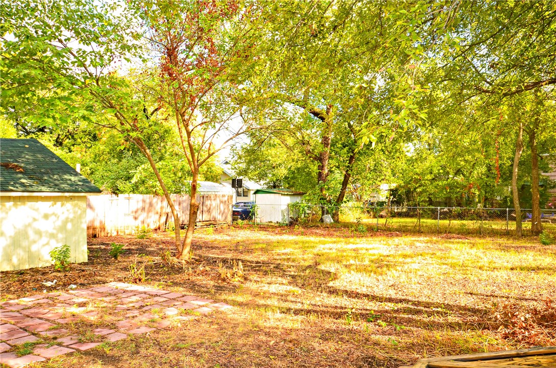 1402 E Chaffin Street Sherman TX 75090