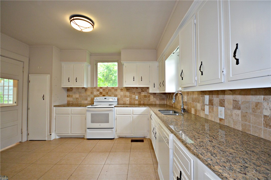 1402 E Chaffin Street Sherman TX 75090