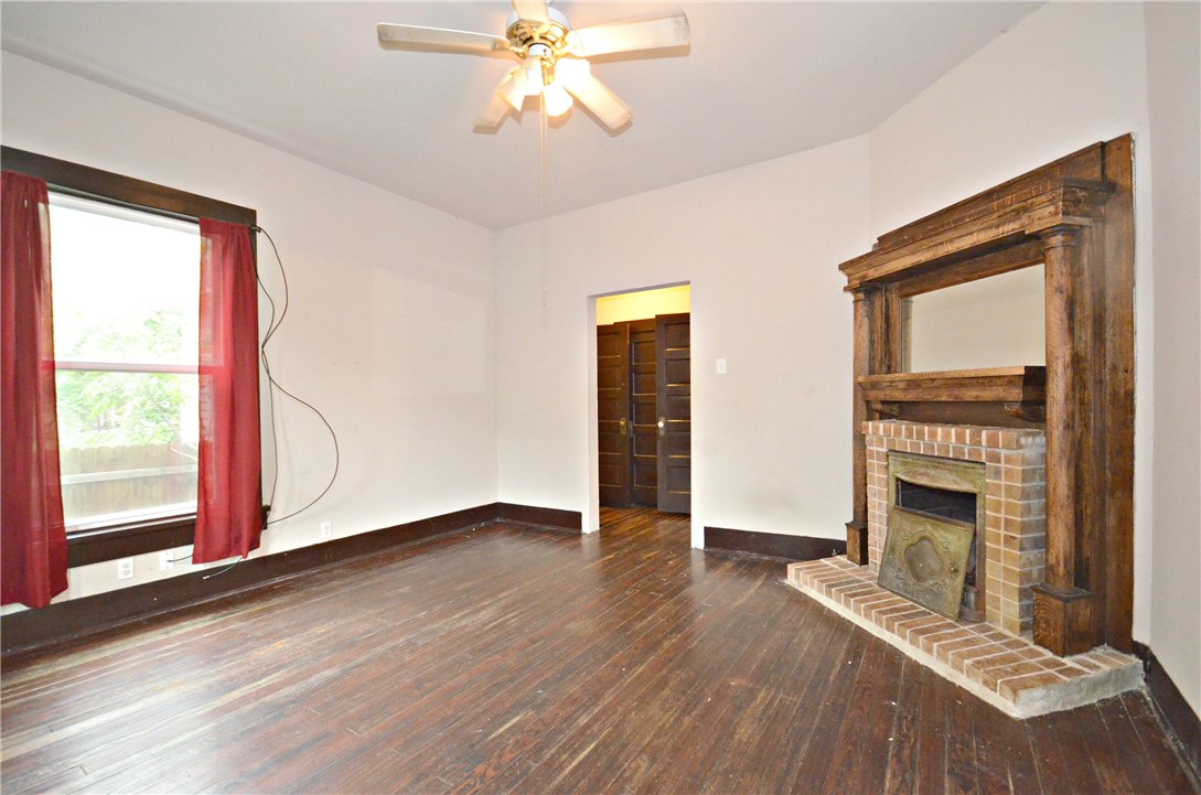 1402 E Chaffin Street Sherman TX 75090