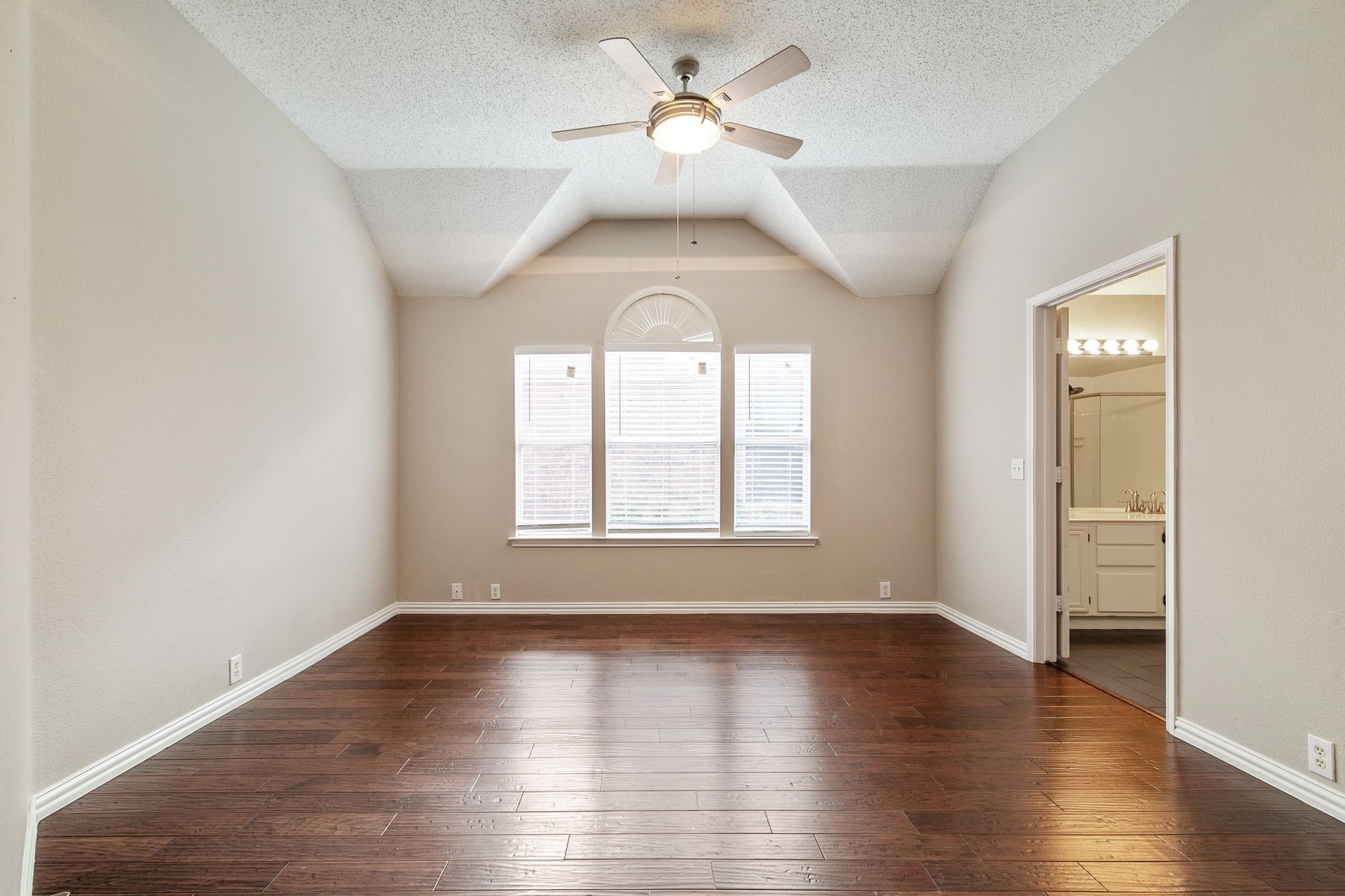 615 Lake Bridge Drive Lake Dallas TX 75065