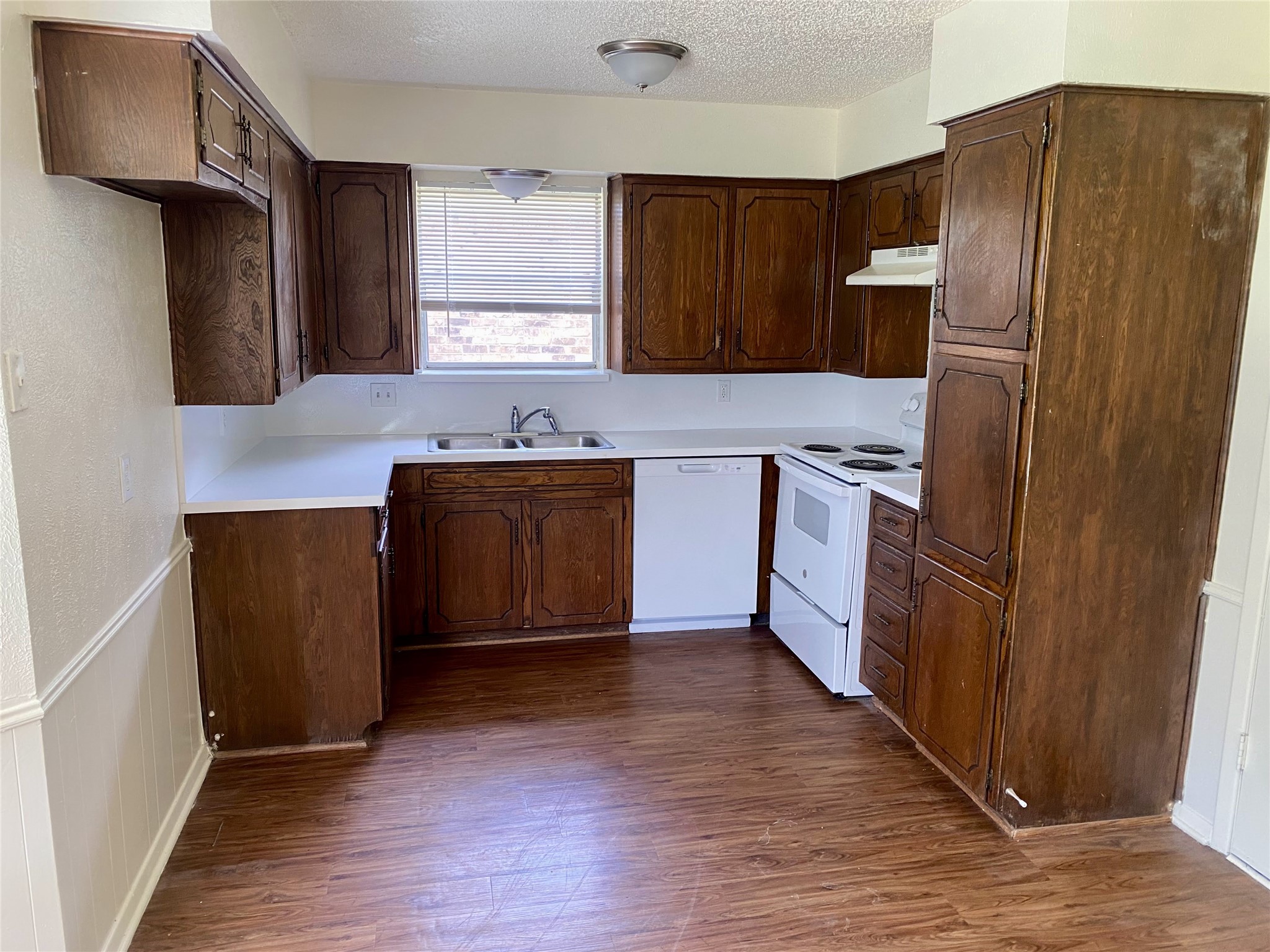 7513 Meadowbrook Drive Watauga TX 76148