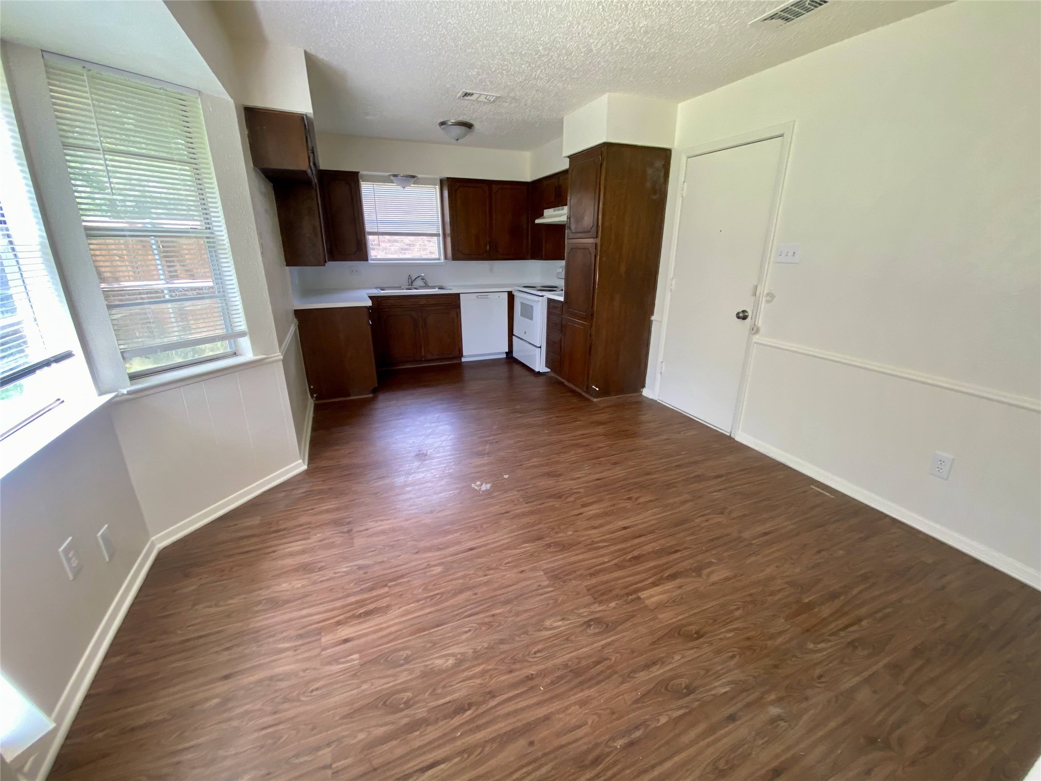 7513 Meadowbrook Drive Watauga TX 76148