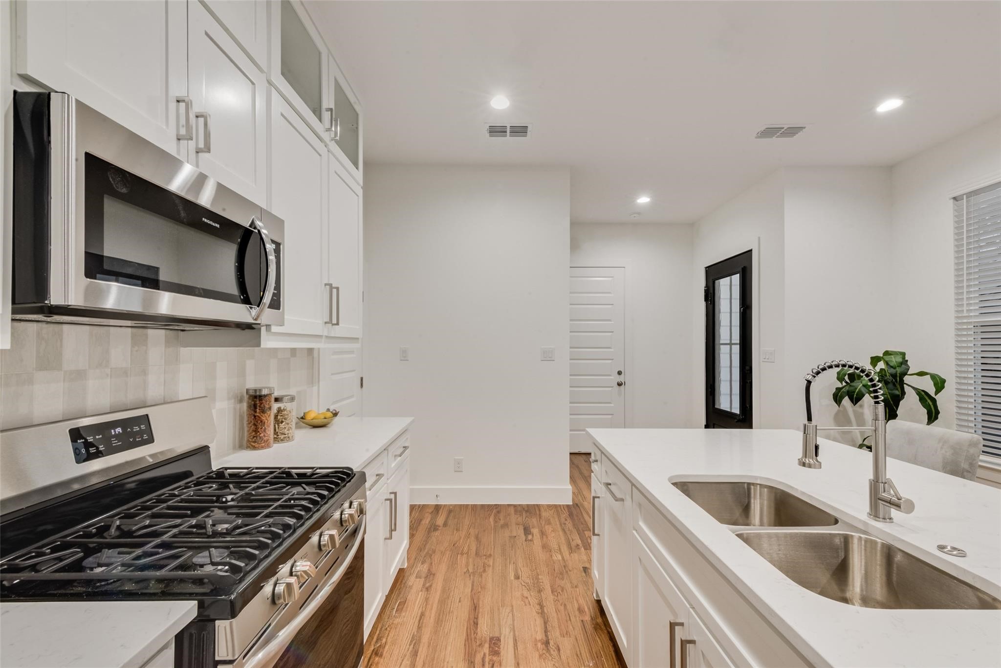 219 W Yarmouth Street Dallas TX 75208