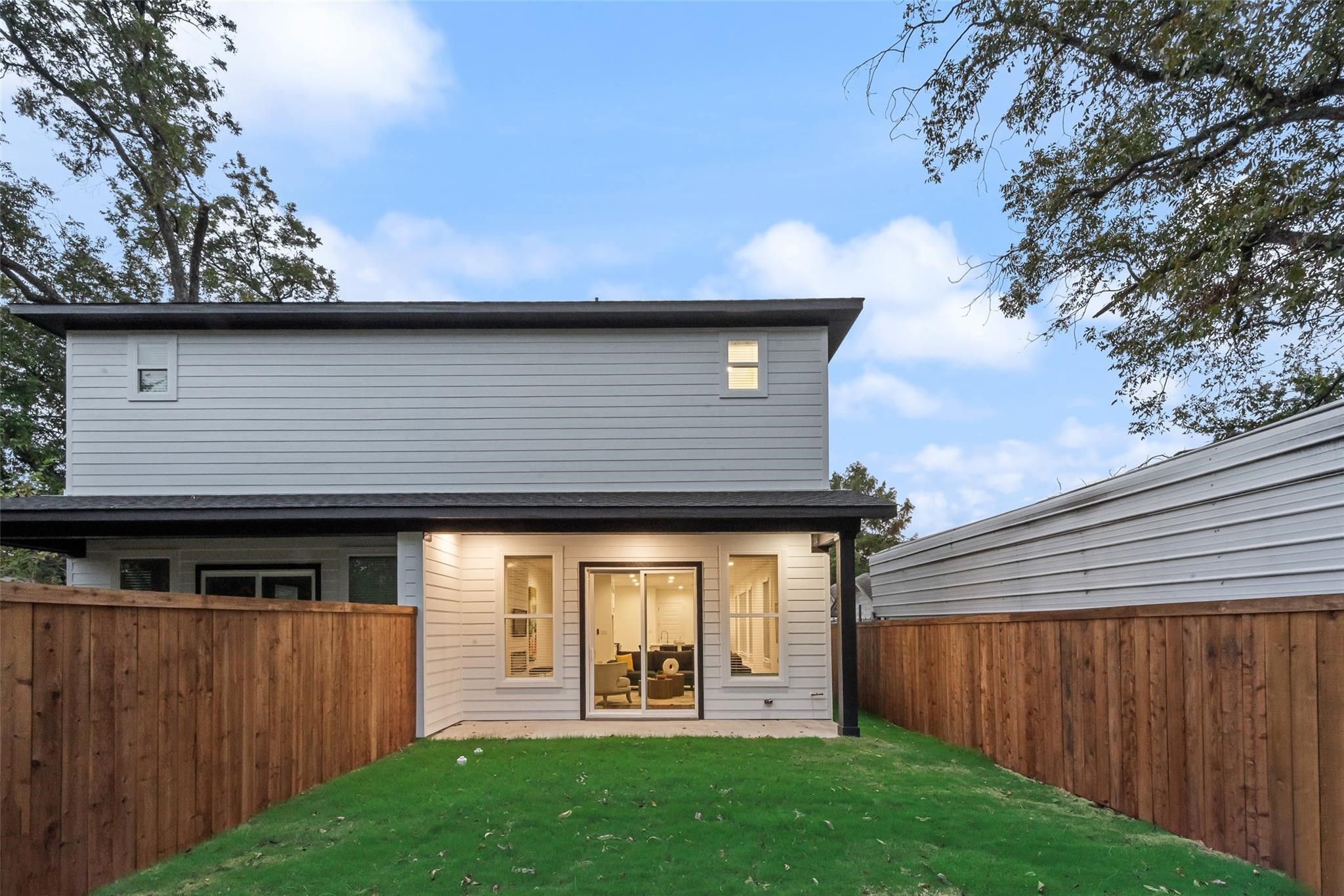 219 W Yarmouth Street Dallas TX 75208