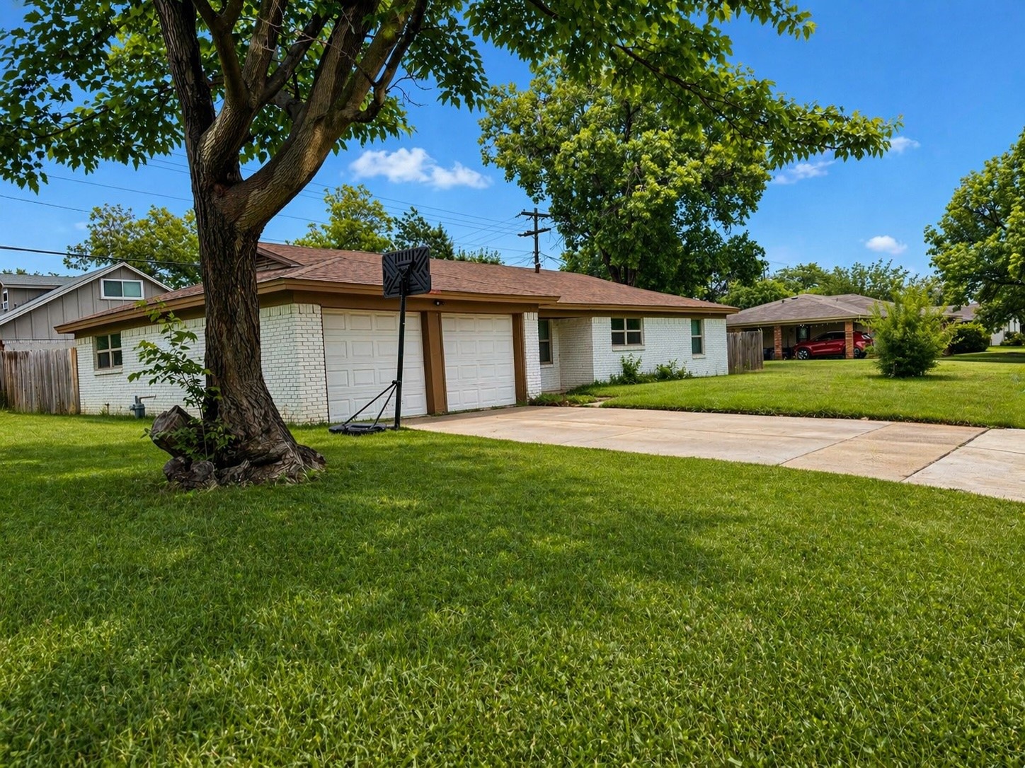 812 Irwin Drive Hurst TX 76053