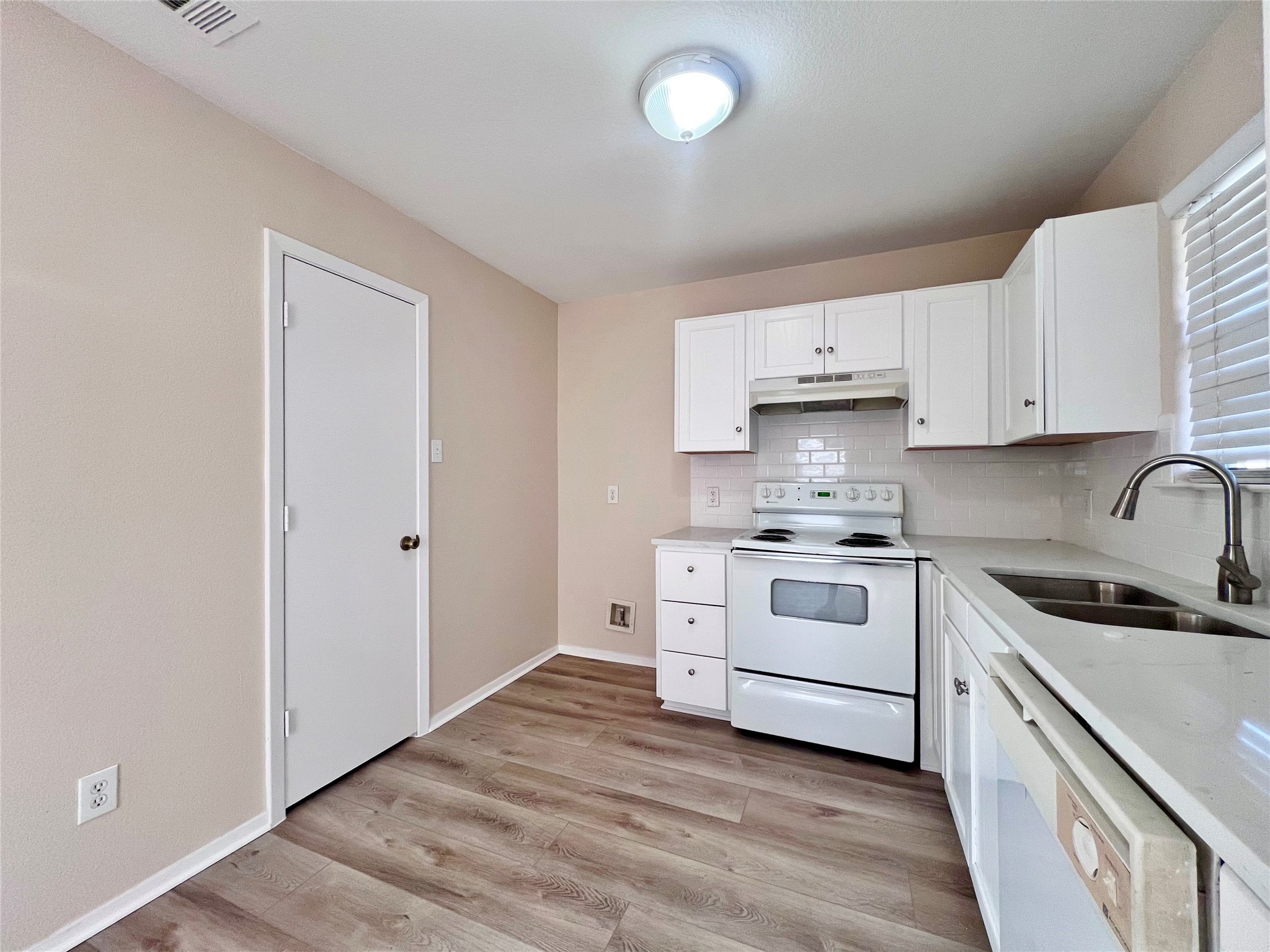 1311 Nolte Drive Dallas TX 75208