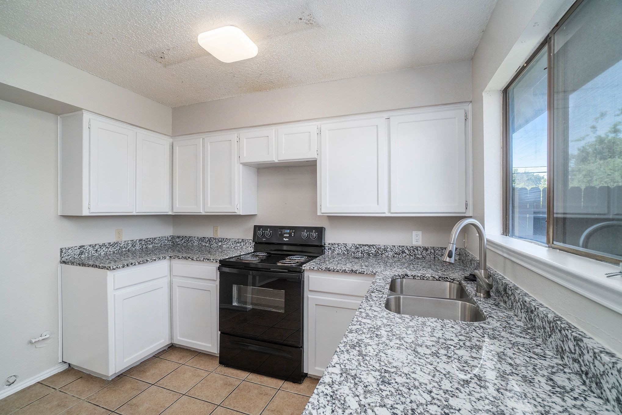 3301 Aurora Street Haltom City TX 76117