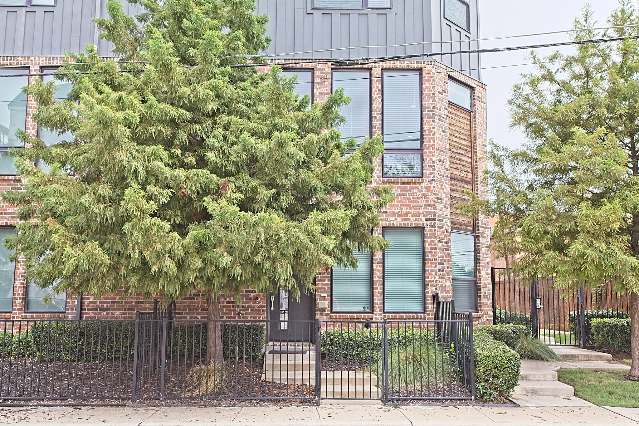 1405 Bronson Court Dallas TX 75204