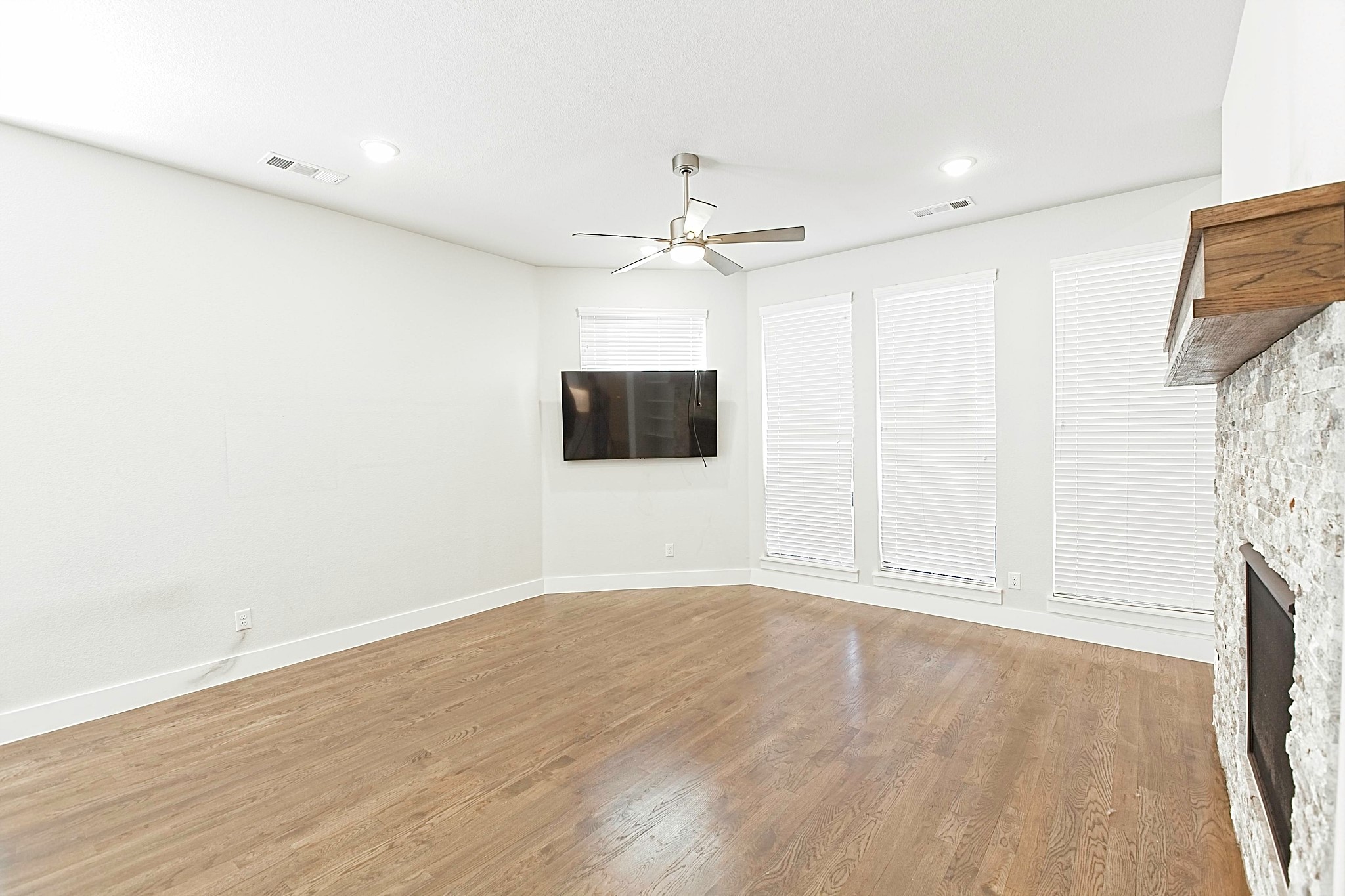 1405 Bronson Court Dallas TX 75204