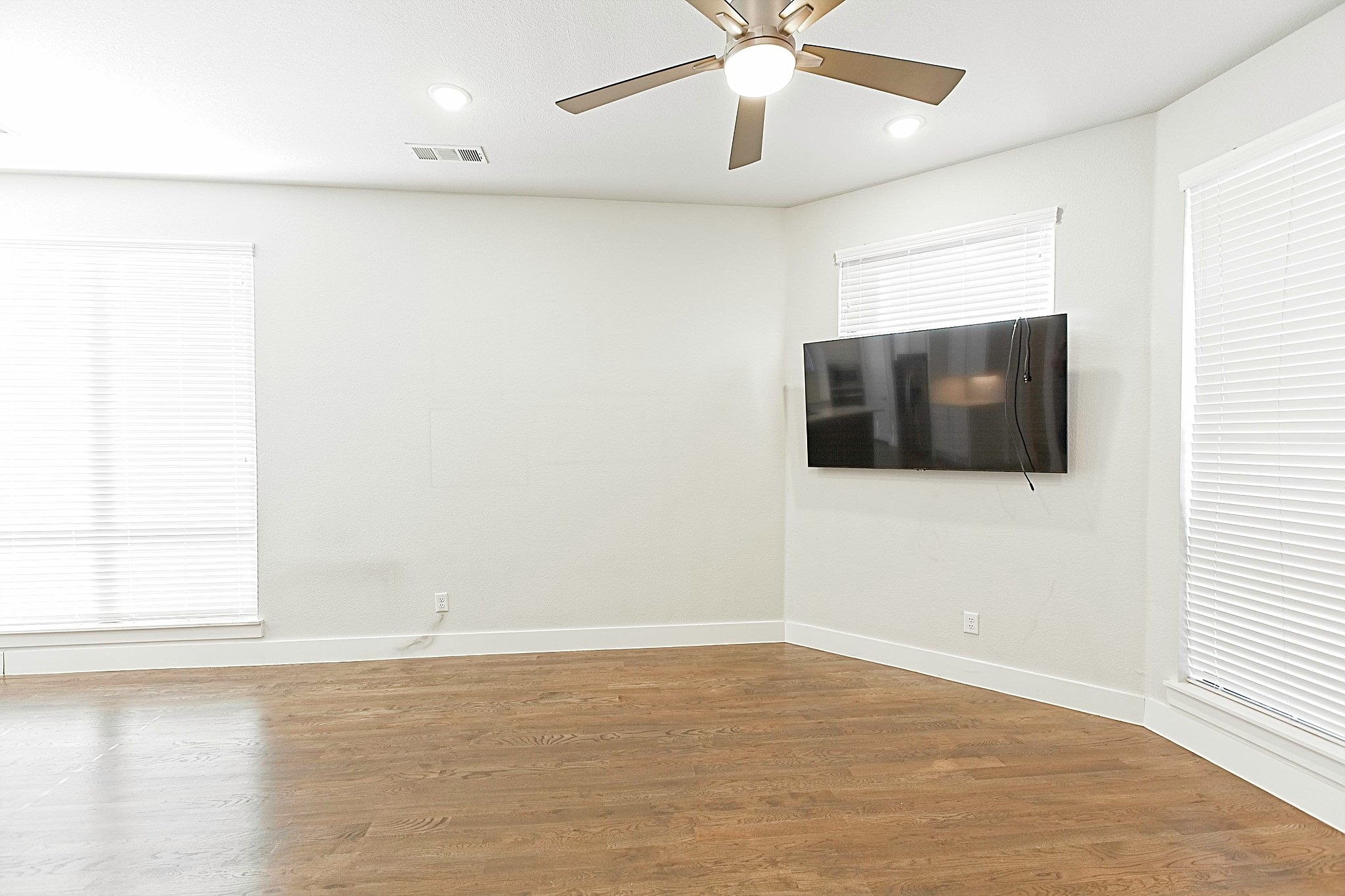 1405 Bronson Court Dallas TX 75204