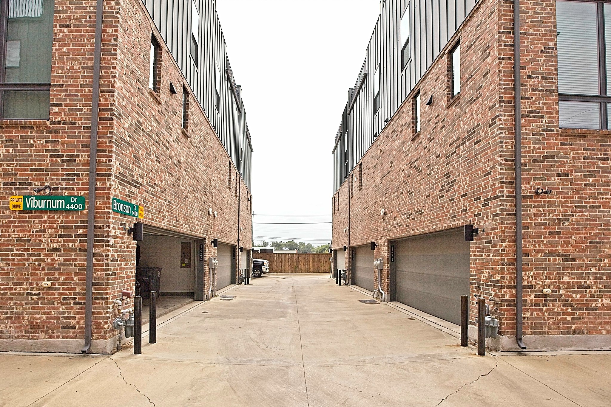 1405 Bronson Court Dallas TX 75204