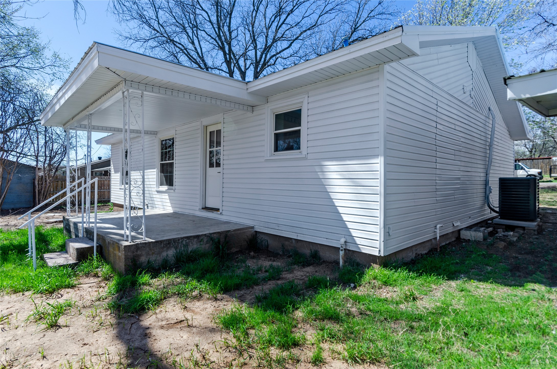 131 Long Street Bowie TX 76230
