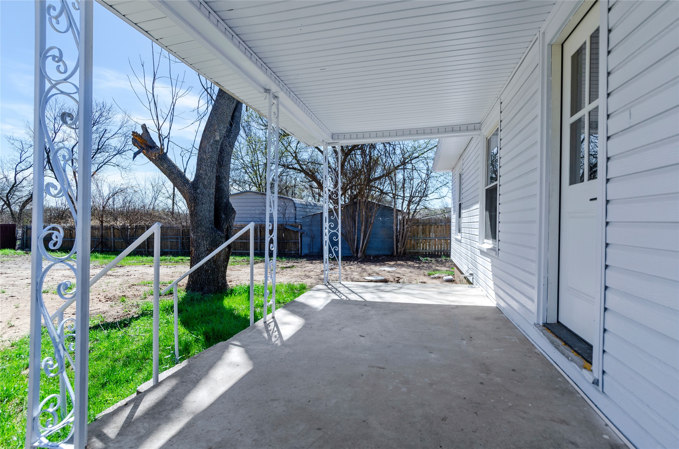 131 Long Street Bowie TX 76230
