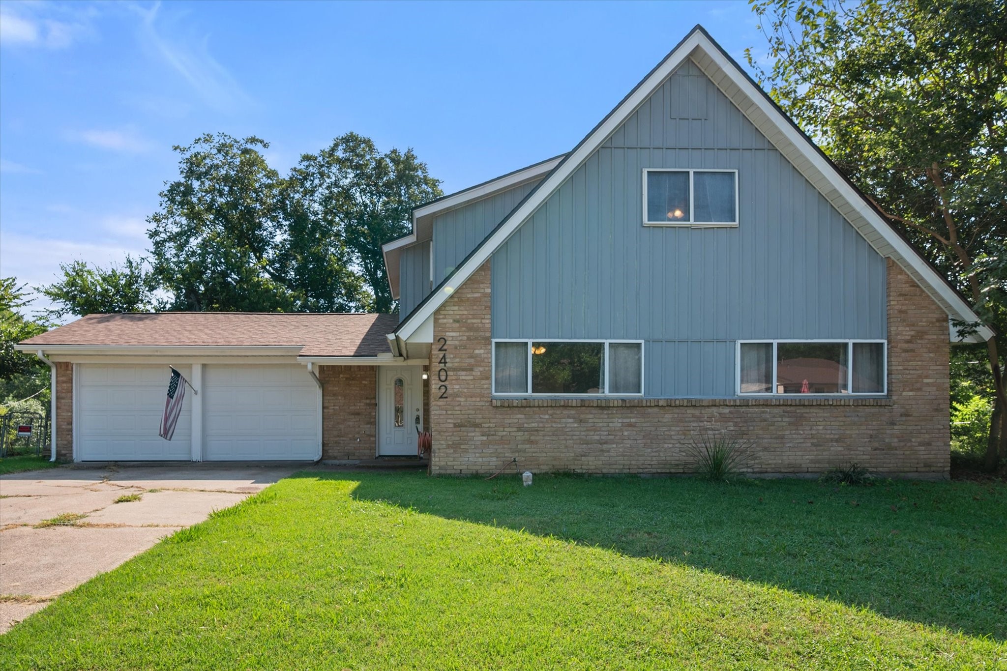 2402 Woodlawn Drive Ennis TX 75119