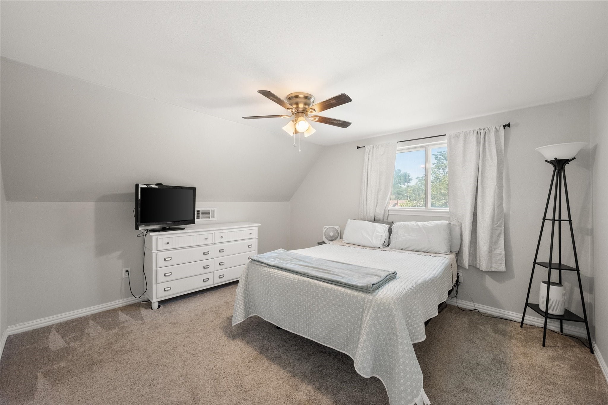 2402 Woodlawn Drive Ennis TX 75119