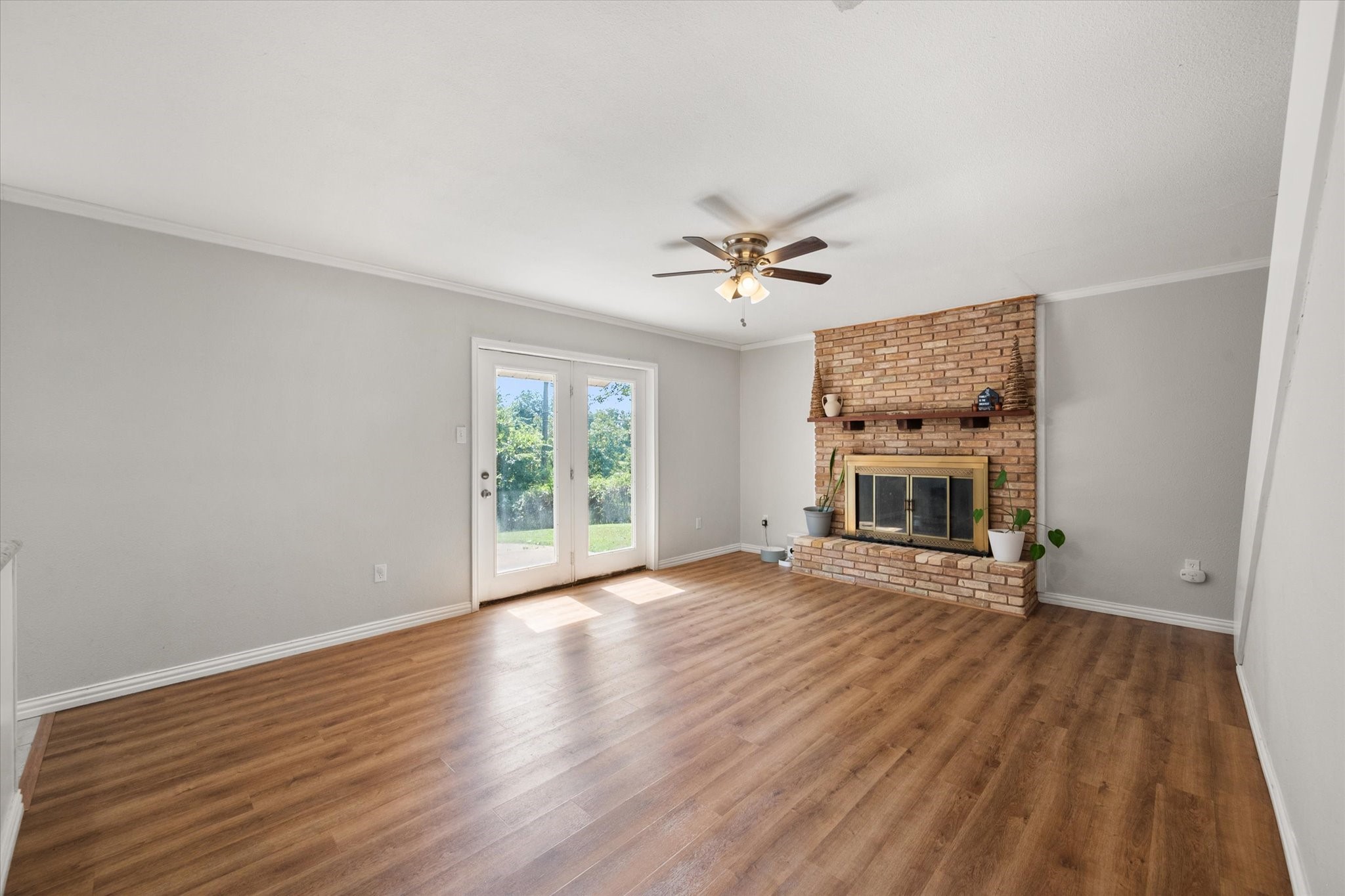 2402 Woodlawn Drive Ennis TX 75119