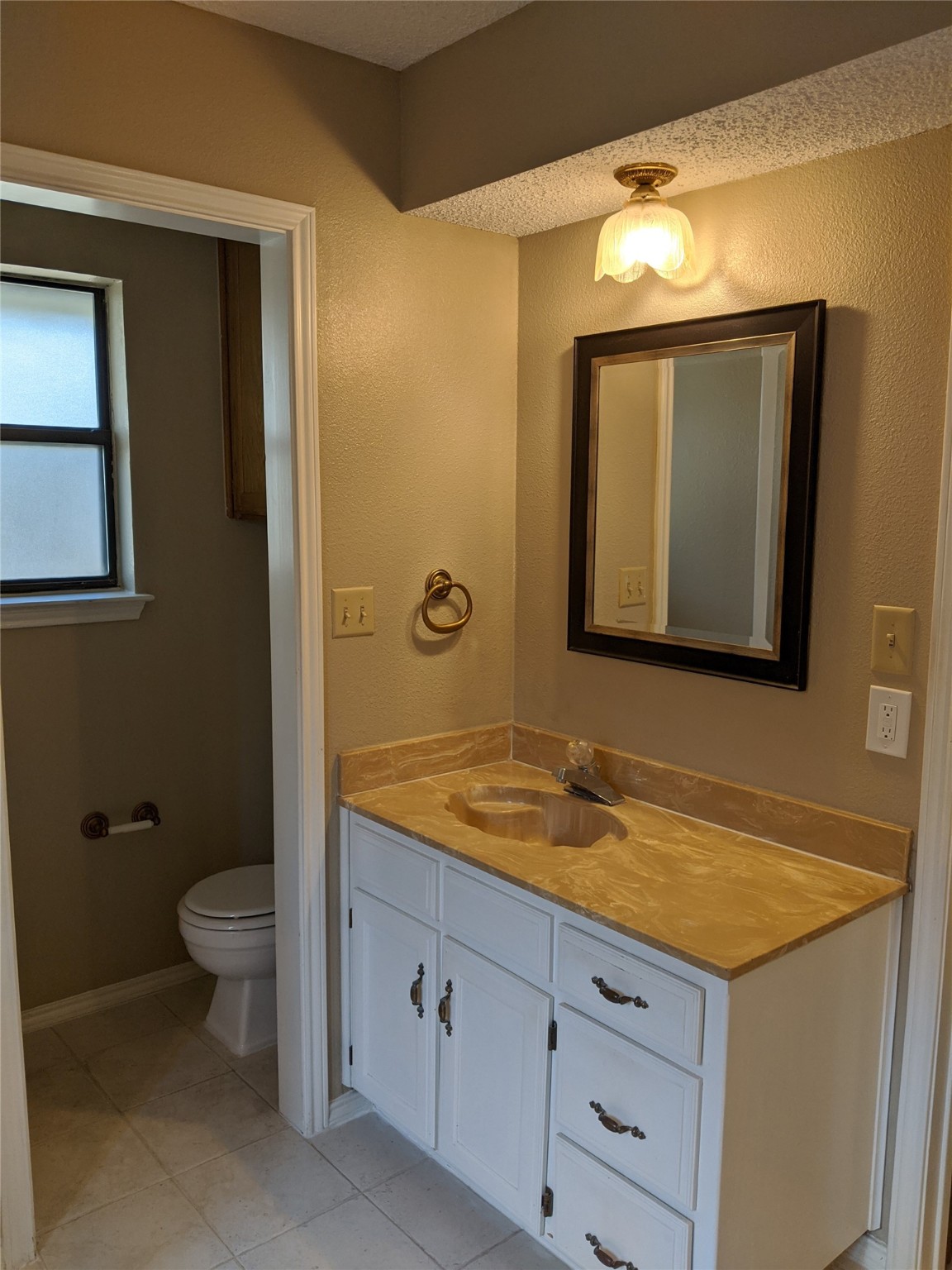 204 Bremen Drive Hurst TX 76054