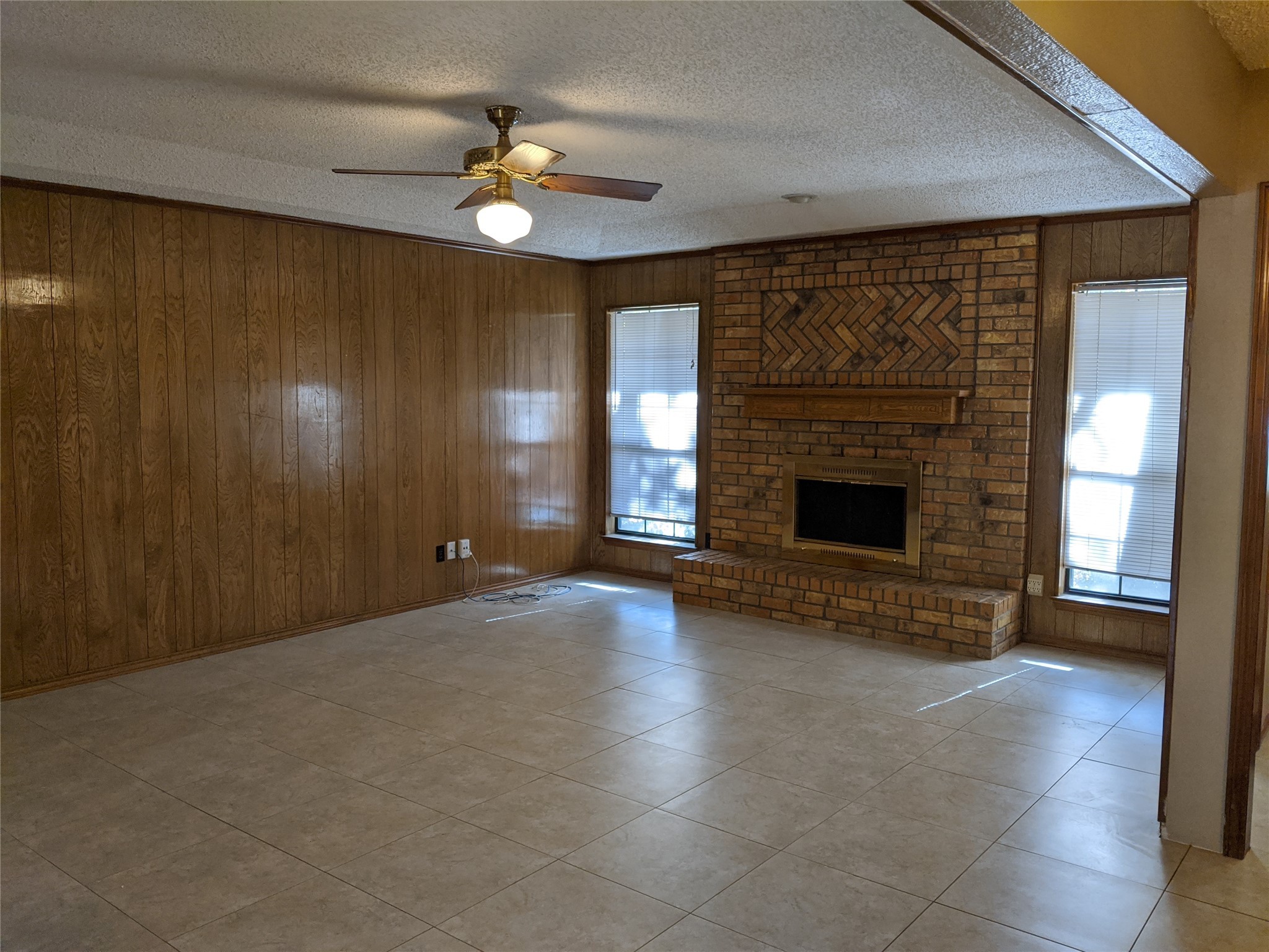 204 Bremen Drive Hurst TX 76054