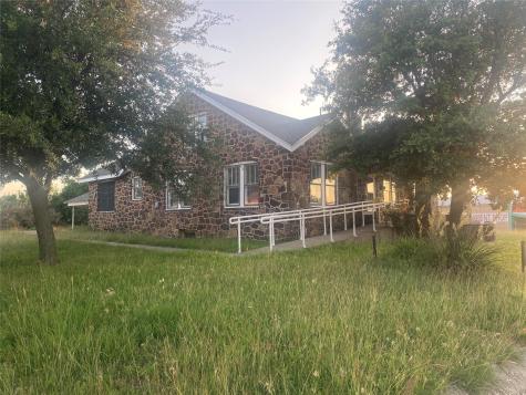 602 E Wise Street Bowie TX 76230