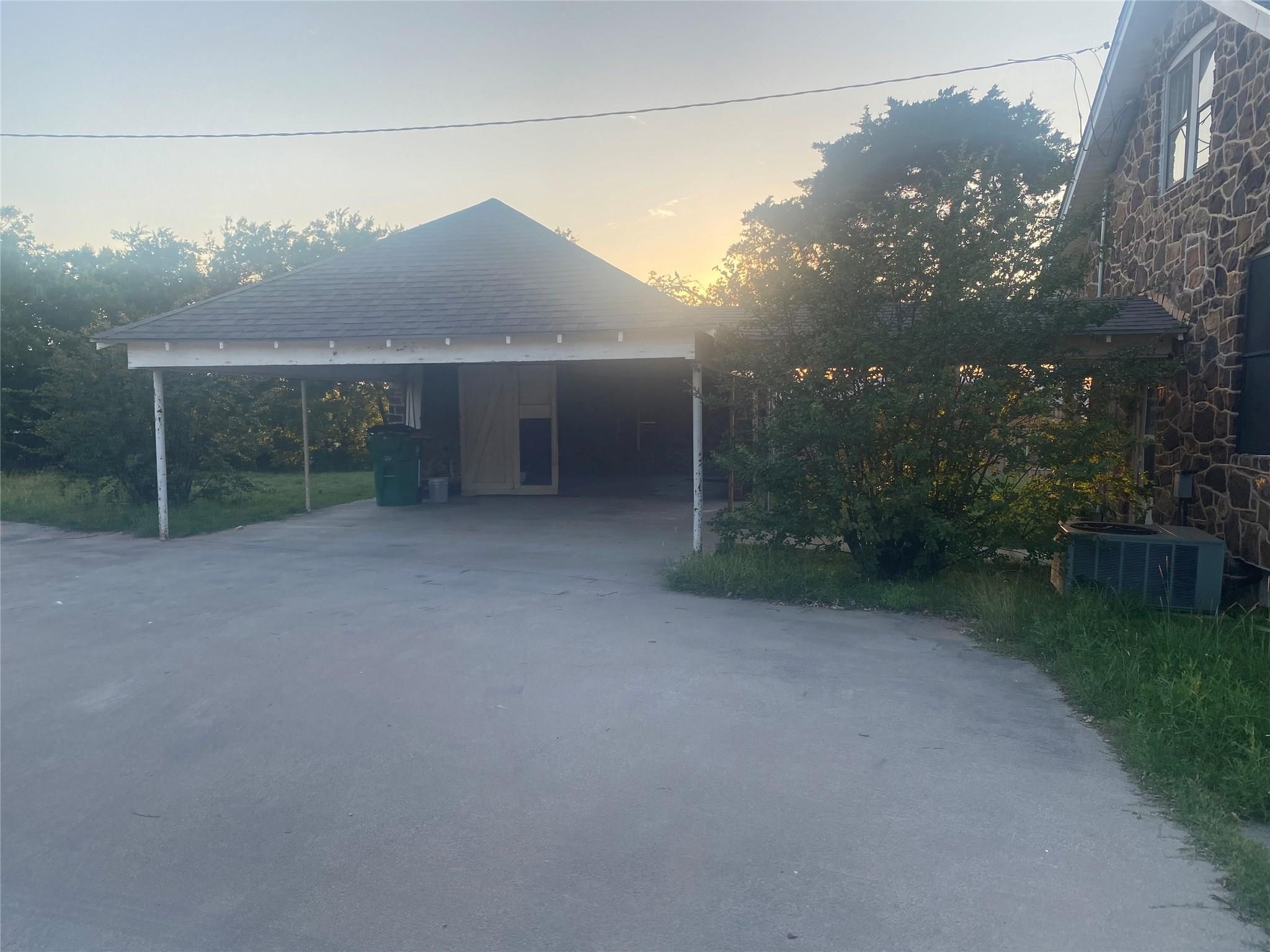 602 E Wise Street Bowie TX 76230