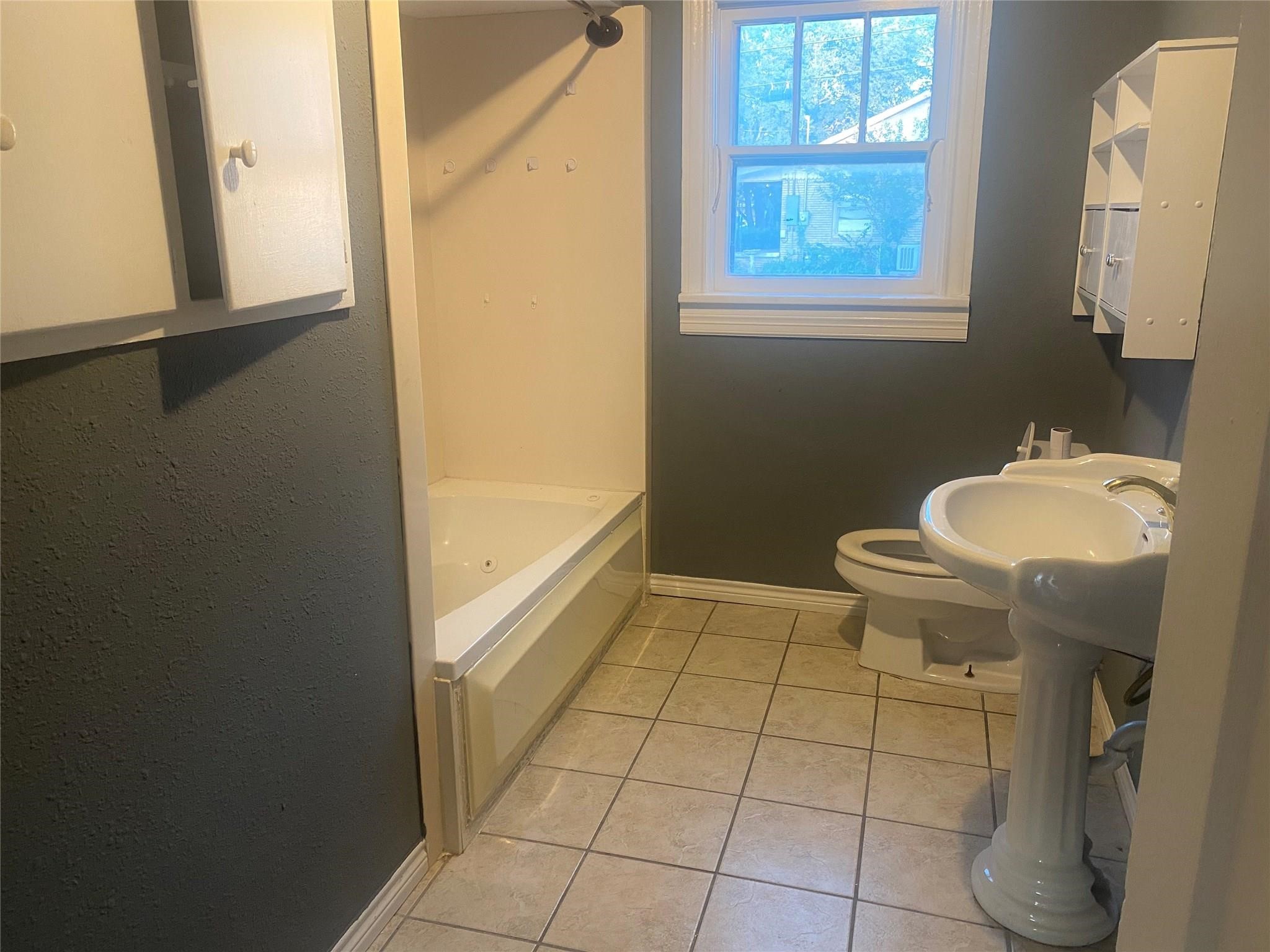 602 E Wise Street Bowie TX 76230