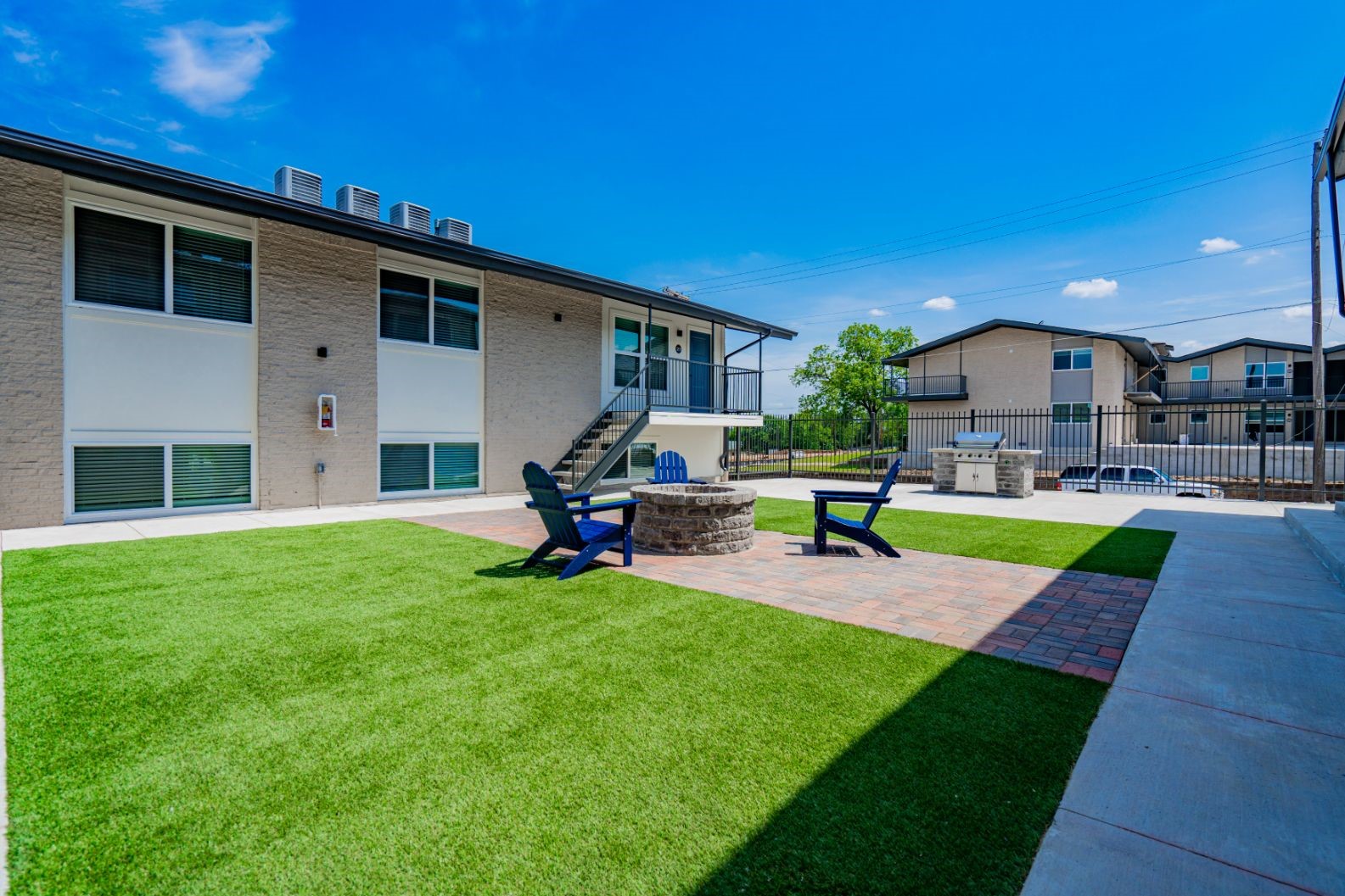 601 N Ewing Avenue Dallas TX 75203