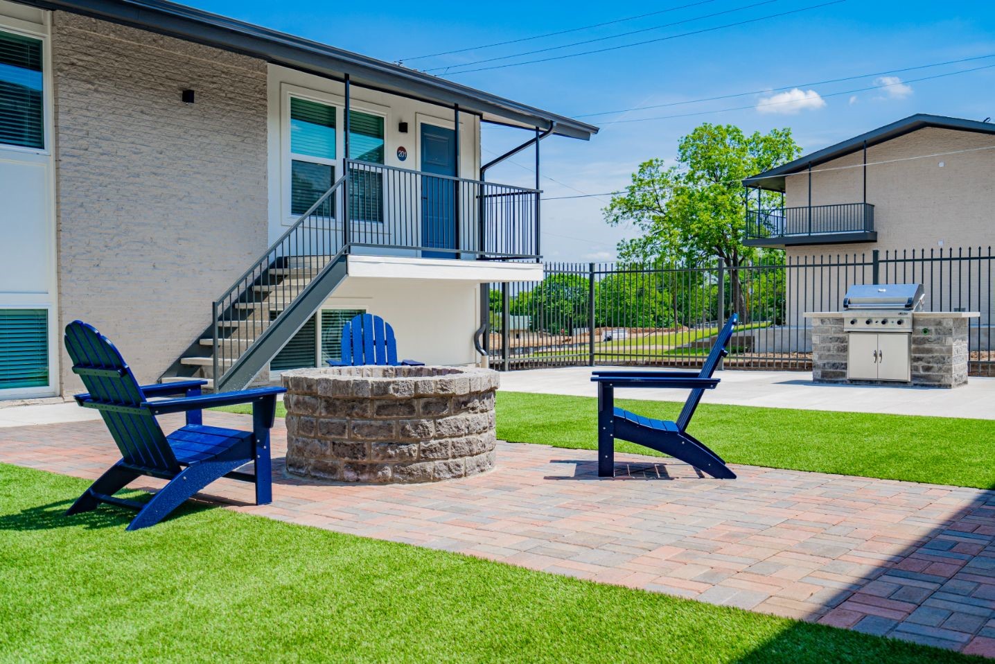 601 N Ewing Avenue Dallas TX 75203
