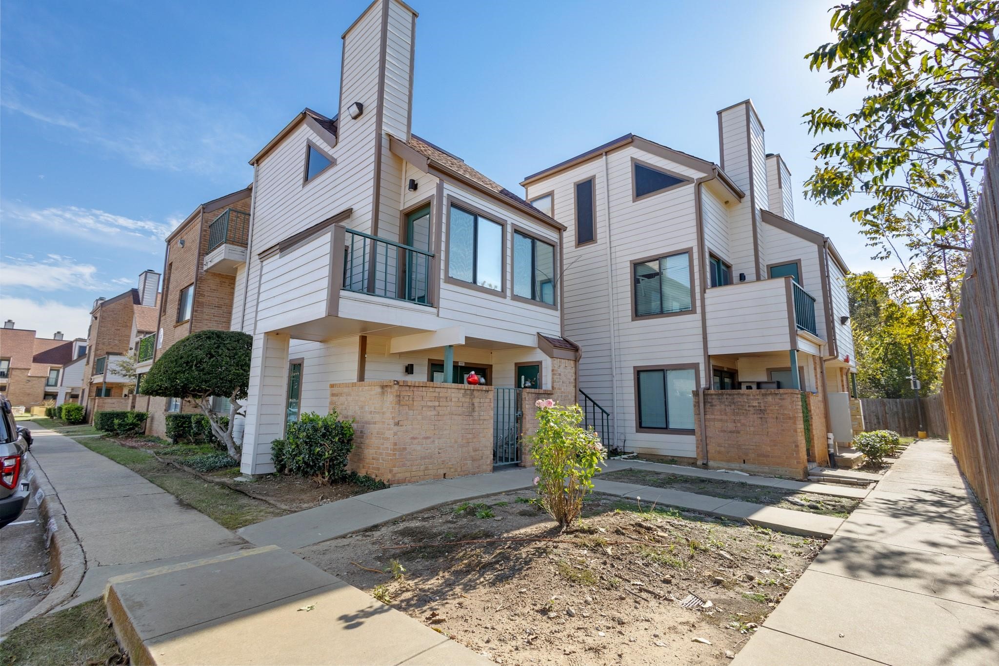 2301 Balsam Drive Arlington TX 76006