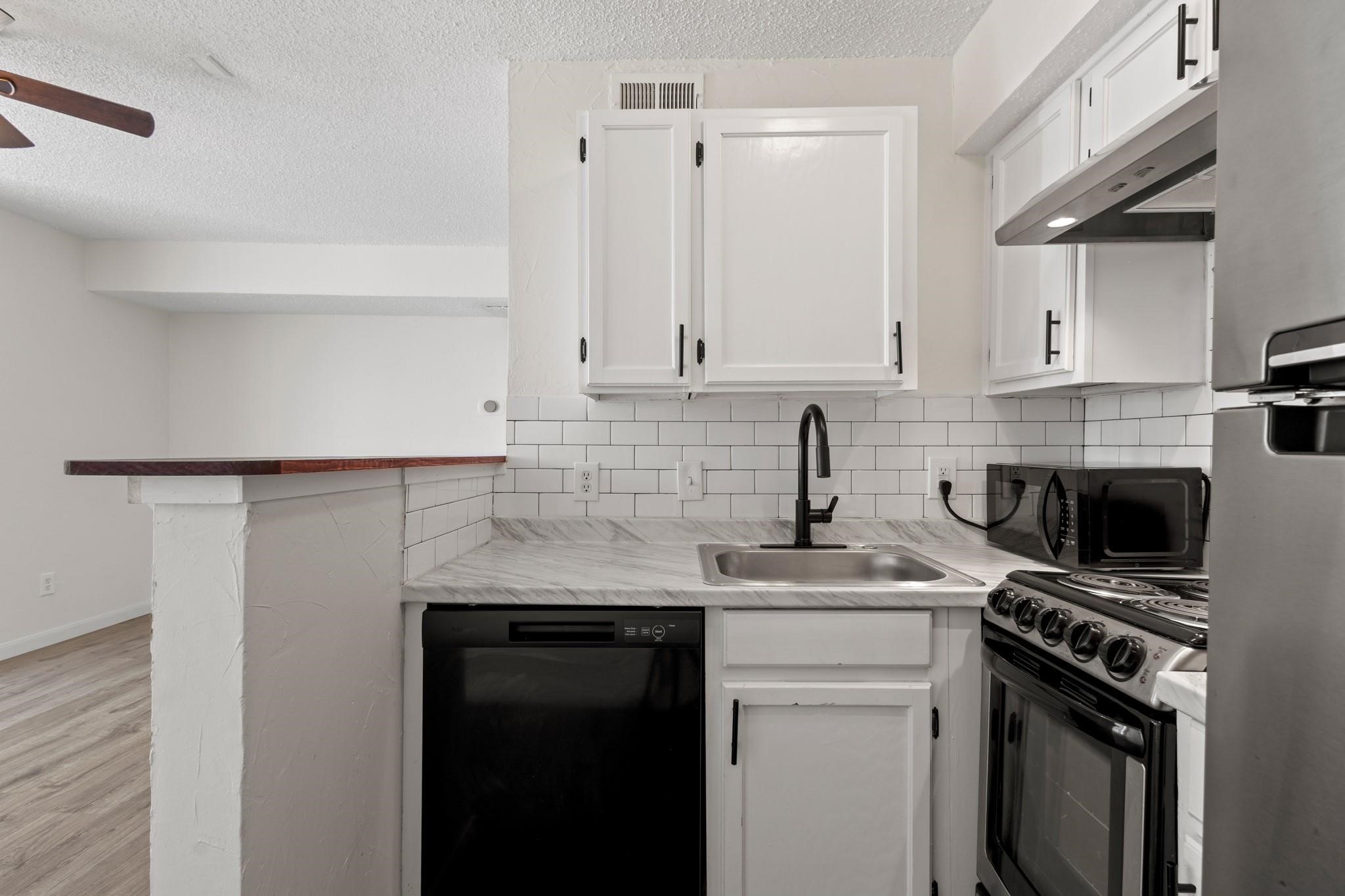 2301 Balsam Drive Arlington TX 76006