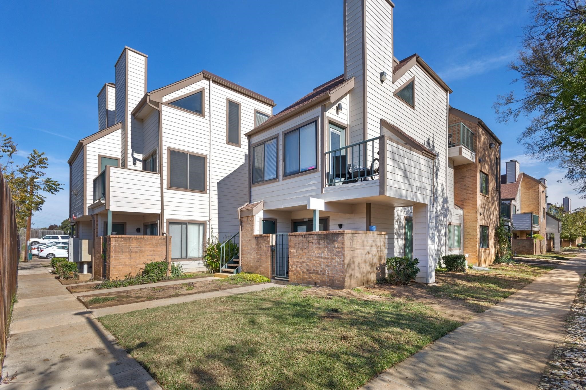 2301 Balsam Drive Arlington TX 76006