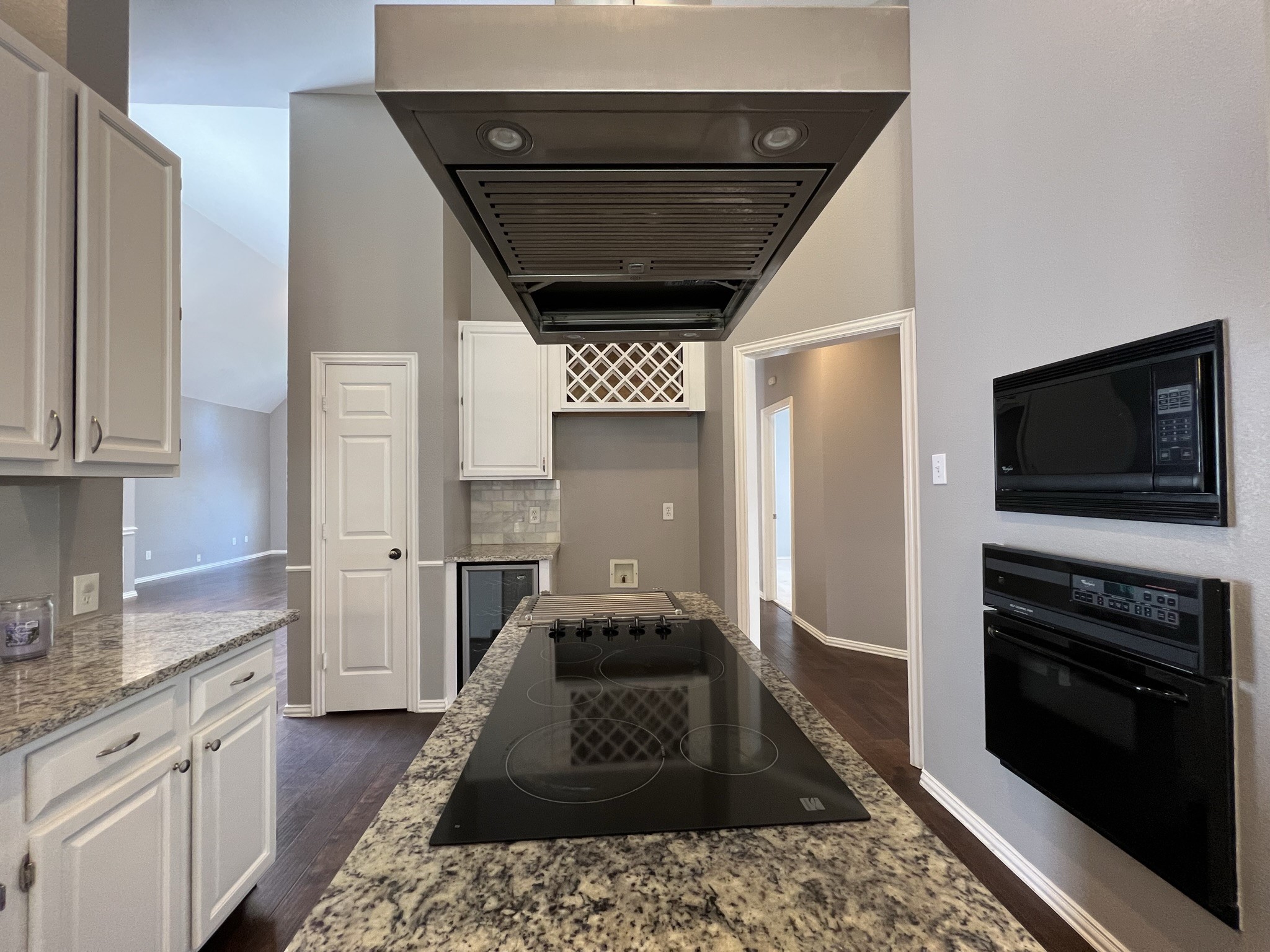 9811 Cliffside Drive Irving TX 75063