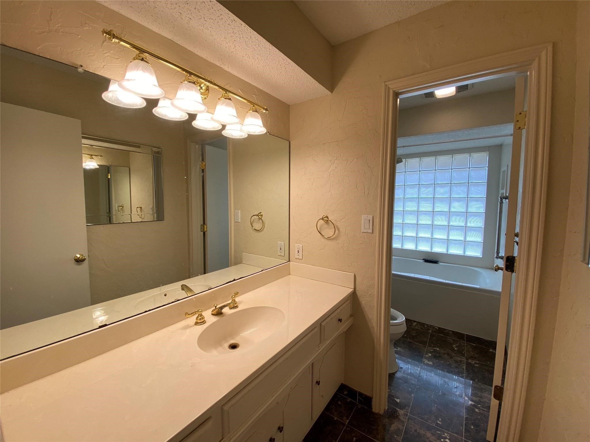 909 Hillsdale Drive Richardson TX 75081