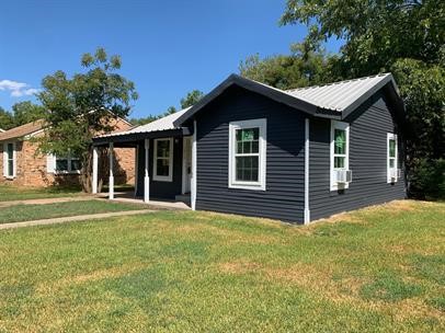 1916 Liberty Street Bonham TX 75418