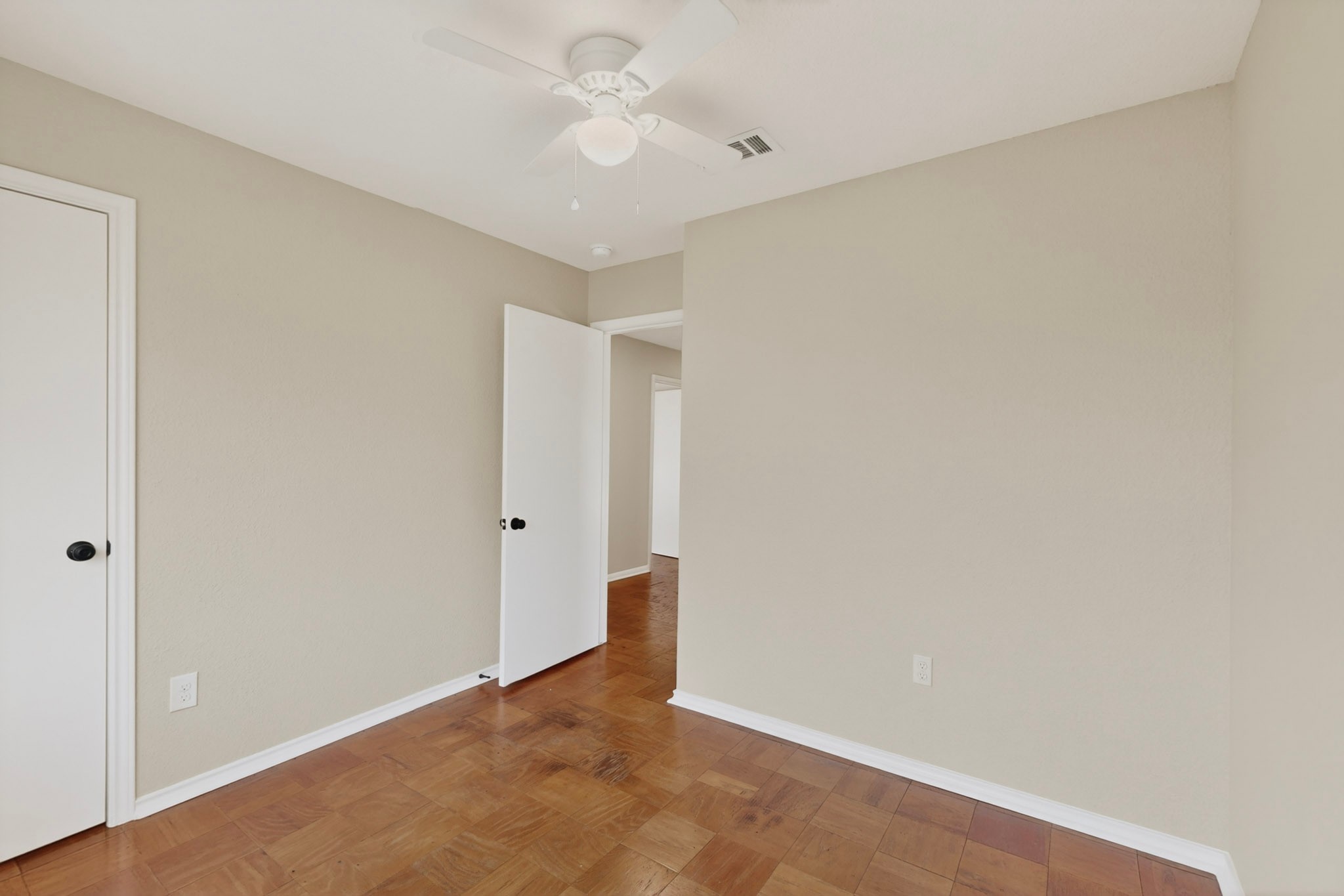 2506 Hillsboro Avenue Dallas TX 75228