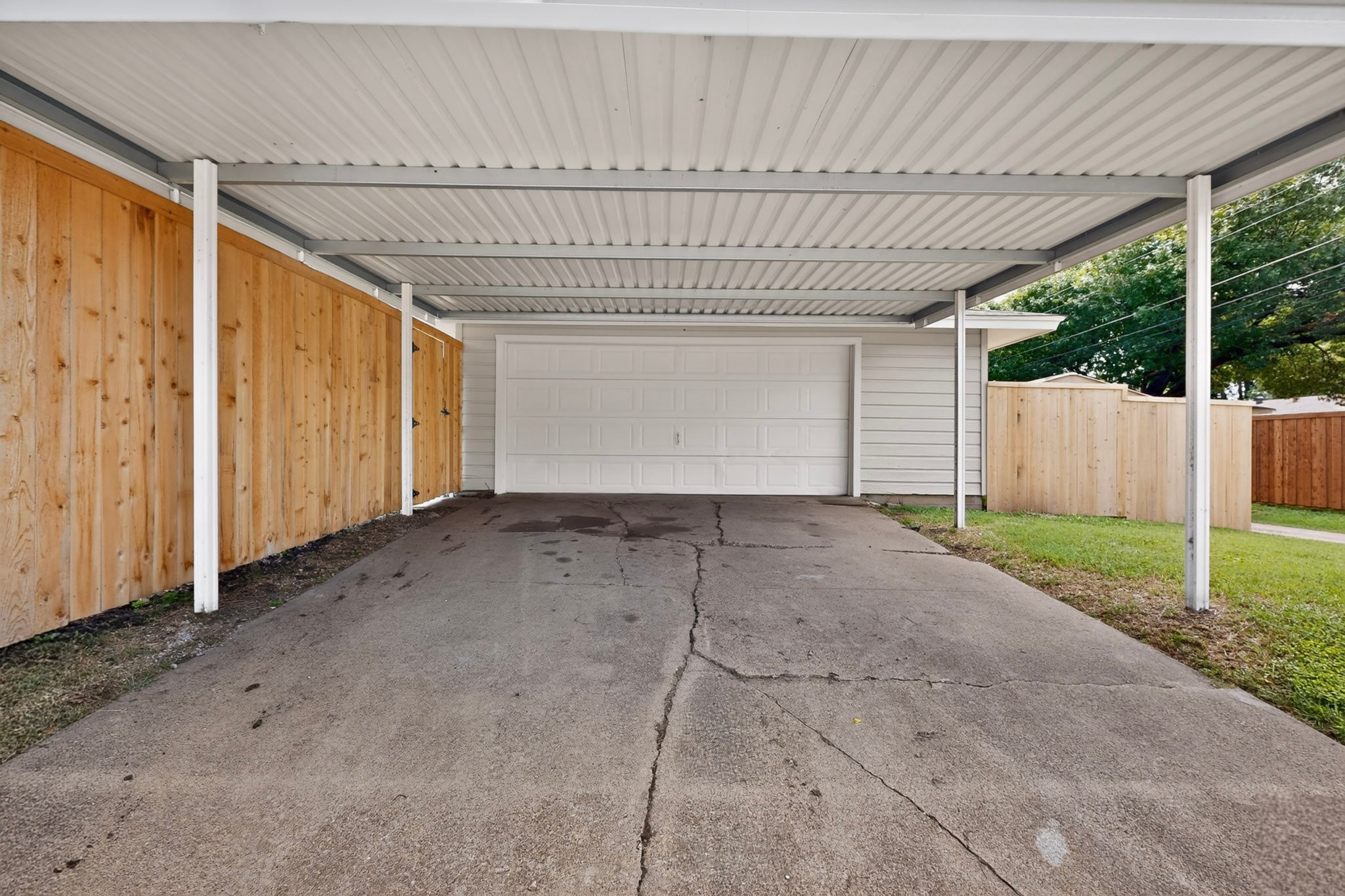2506 Hillsboro Avenue Dallas TX 75228